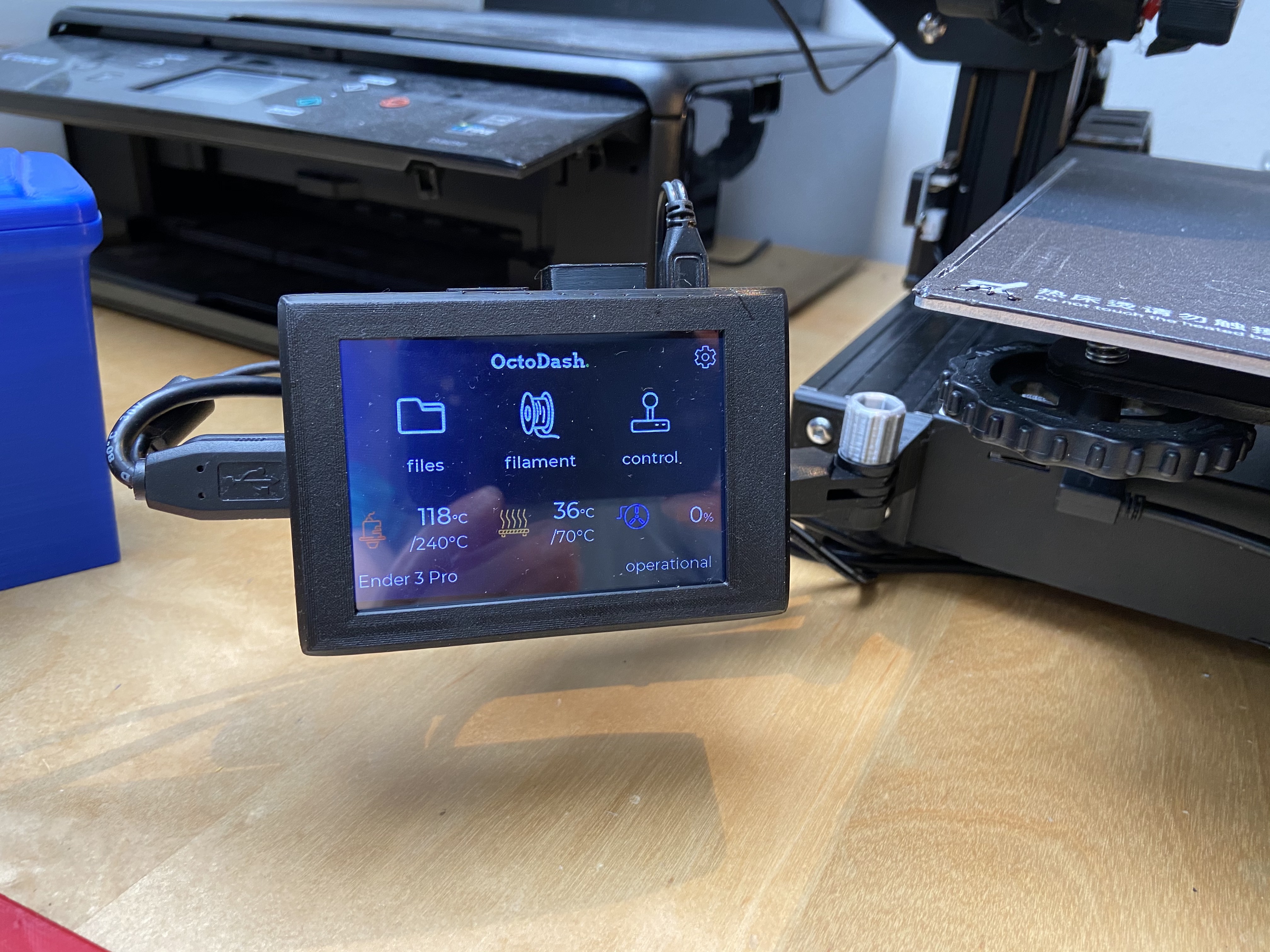 Raspberry Pi 3b Touchscreen Box (e.g. for Octroprint)