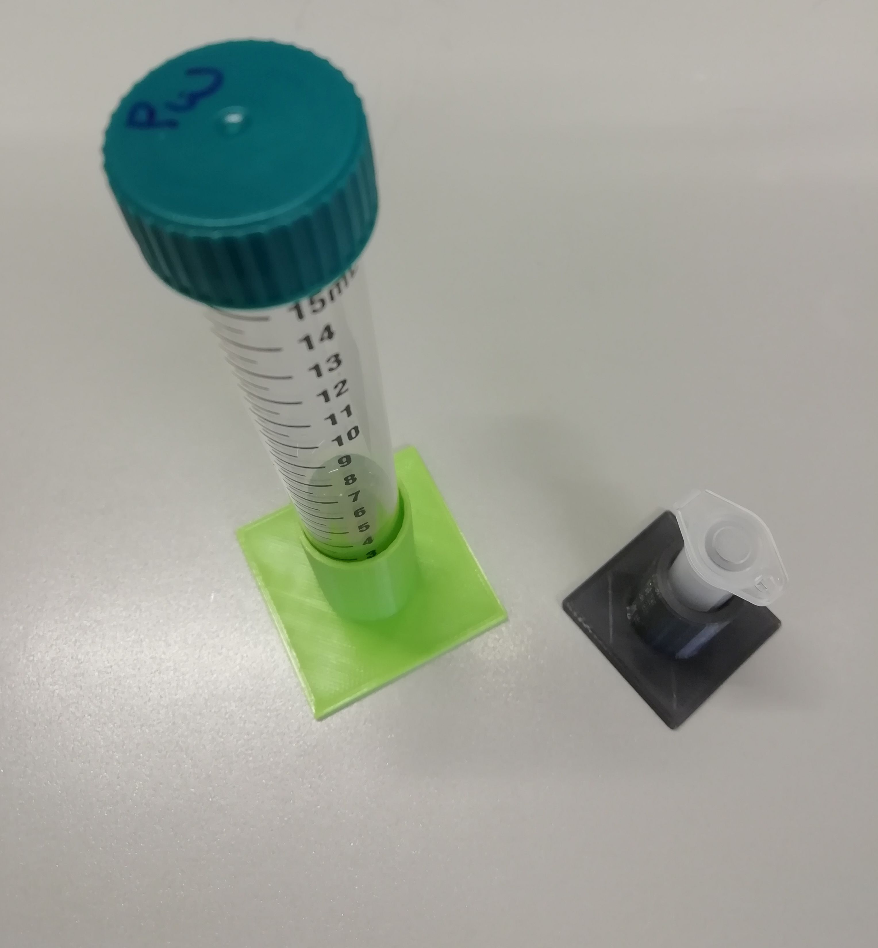 Stand to weigh in an eppendorf, eppi, microreaction, microcentrifuge test tube and centrifuge / falcon tubes on a scale