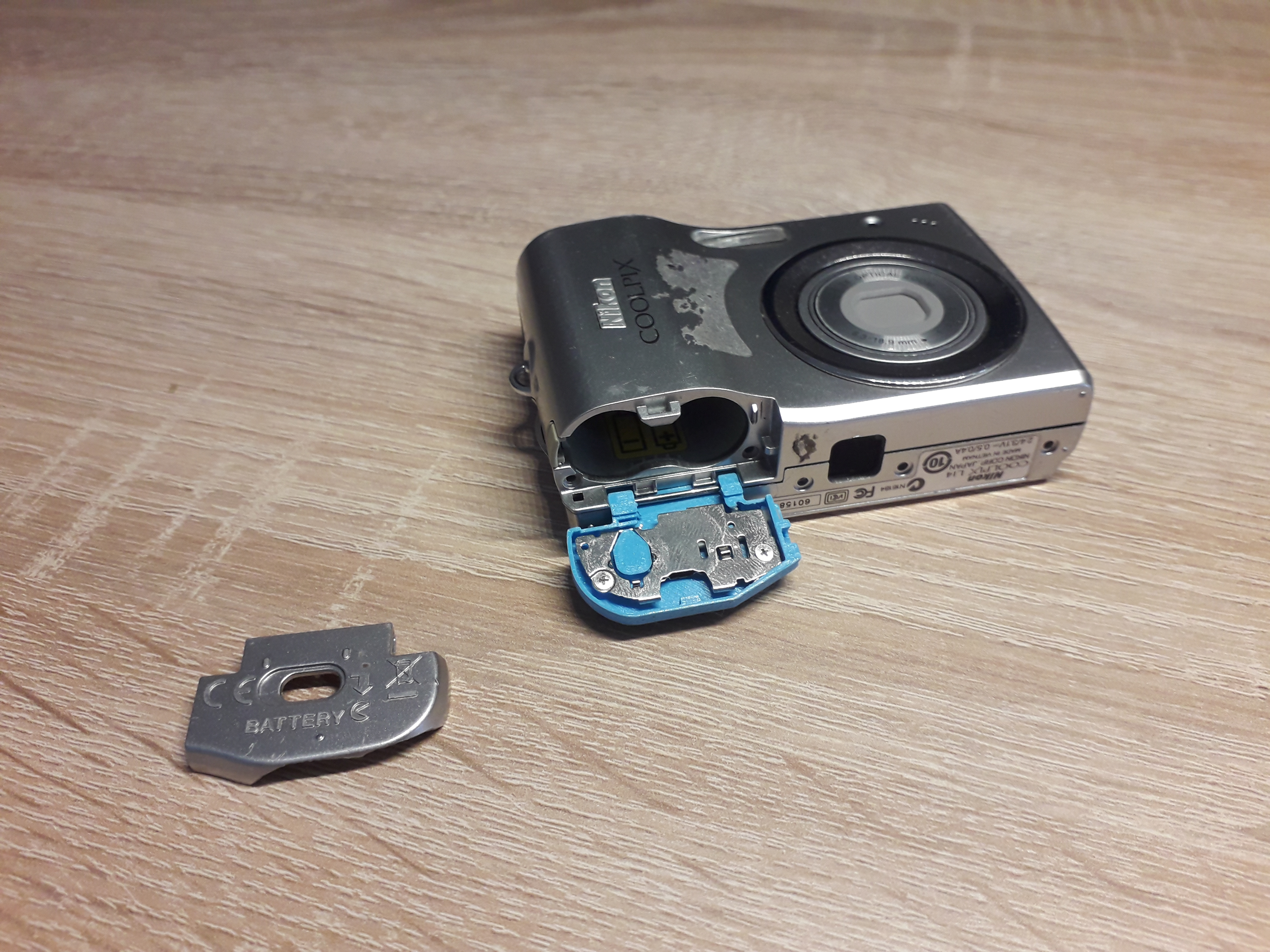 Coolpix L14 Battery Cover
