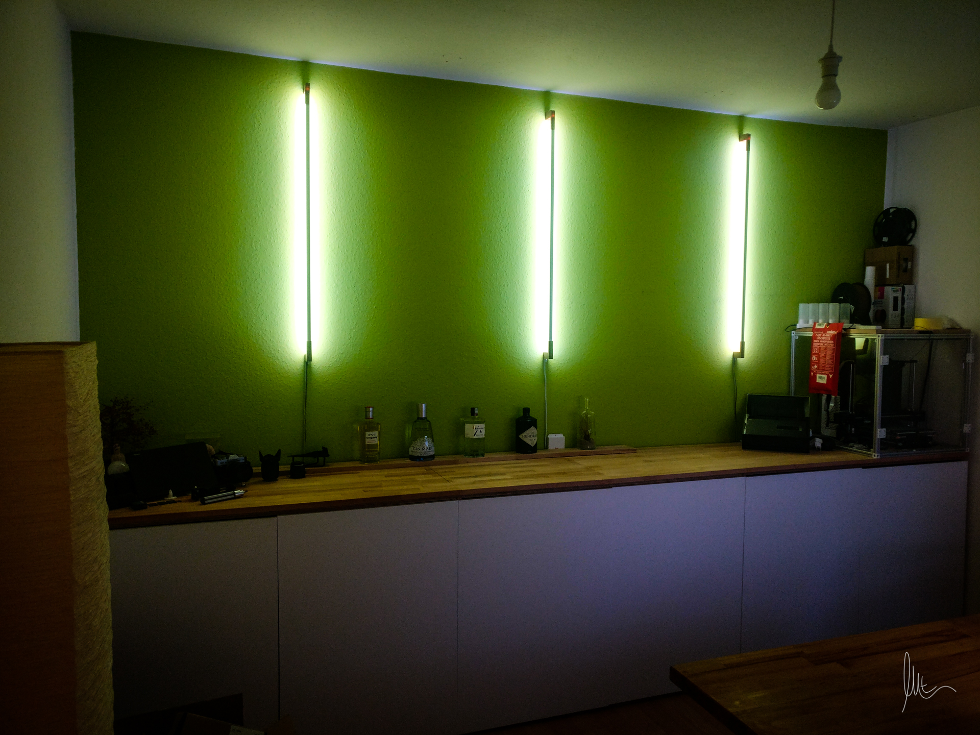 LED Wall Light (Similar Hue Liane)