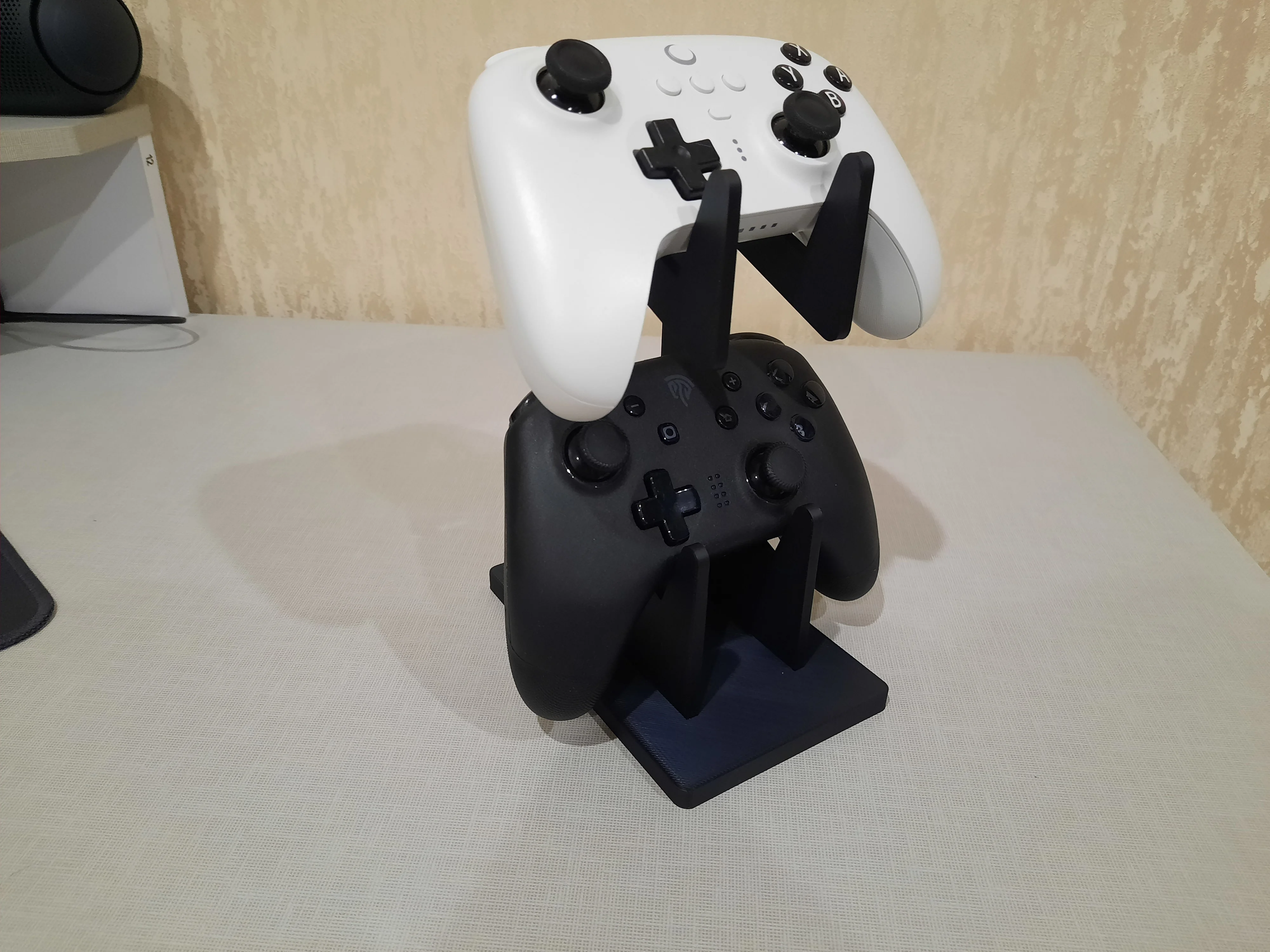 Universal Gamepad Stand