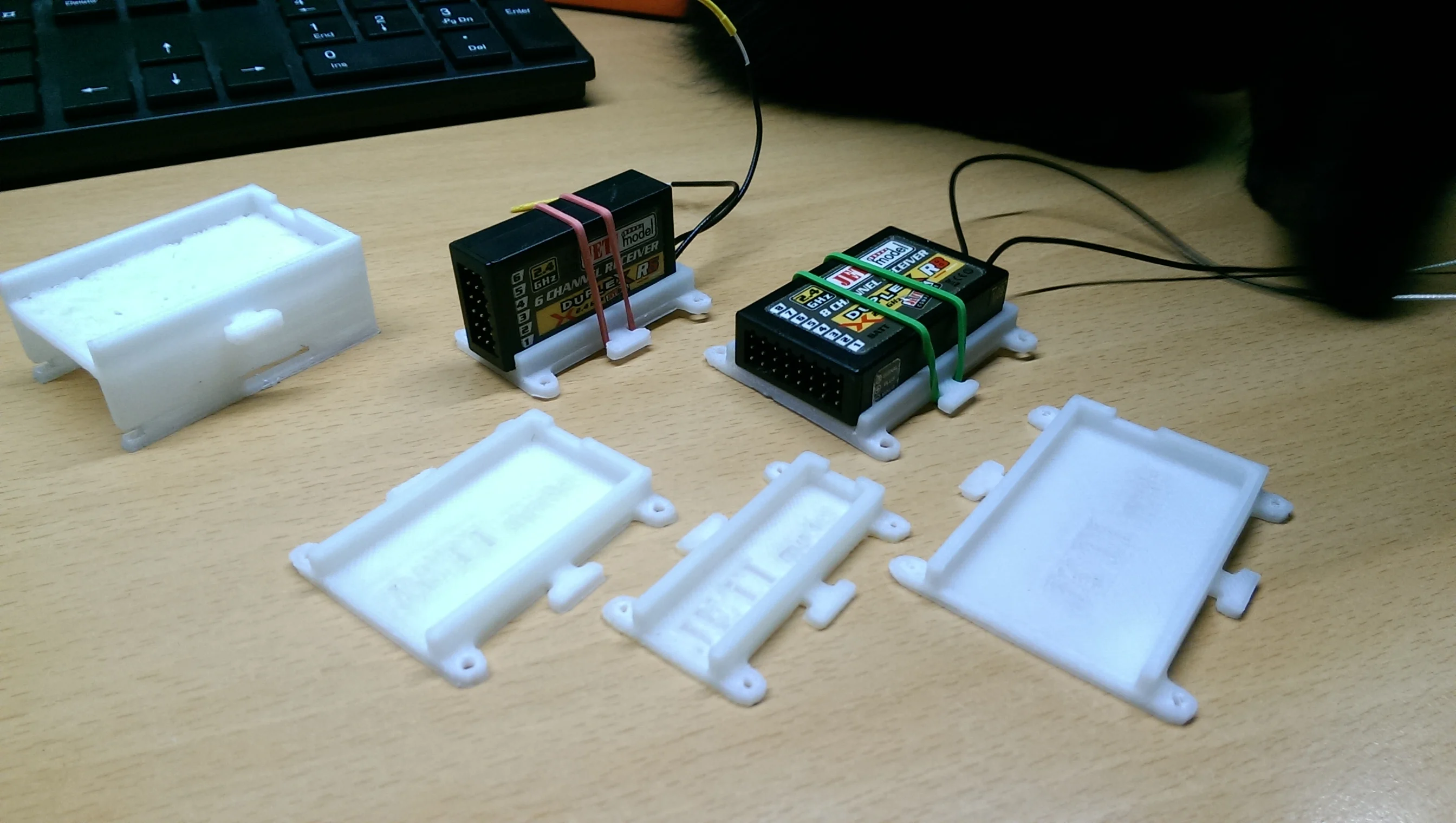 Jeti Duplex R8 and R6 receiver holders