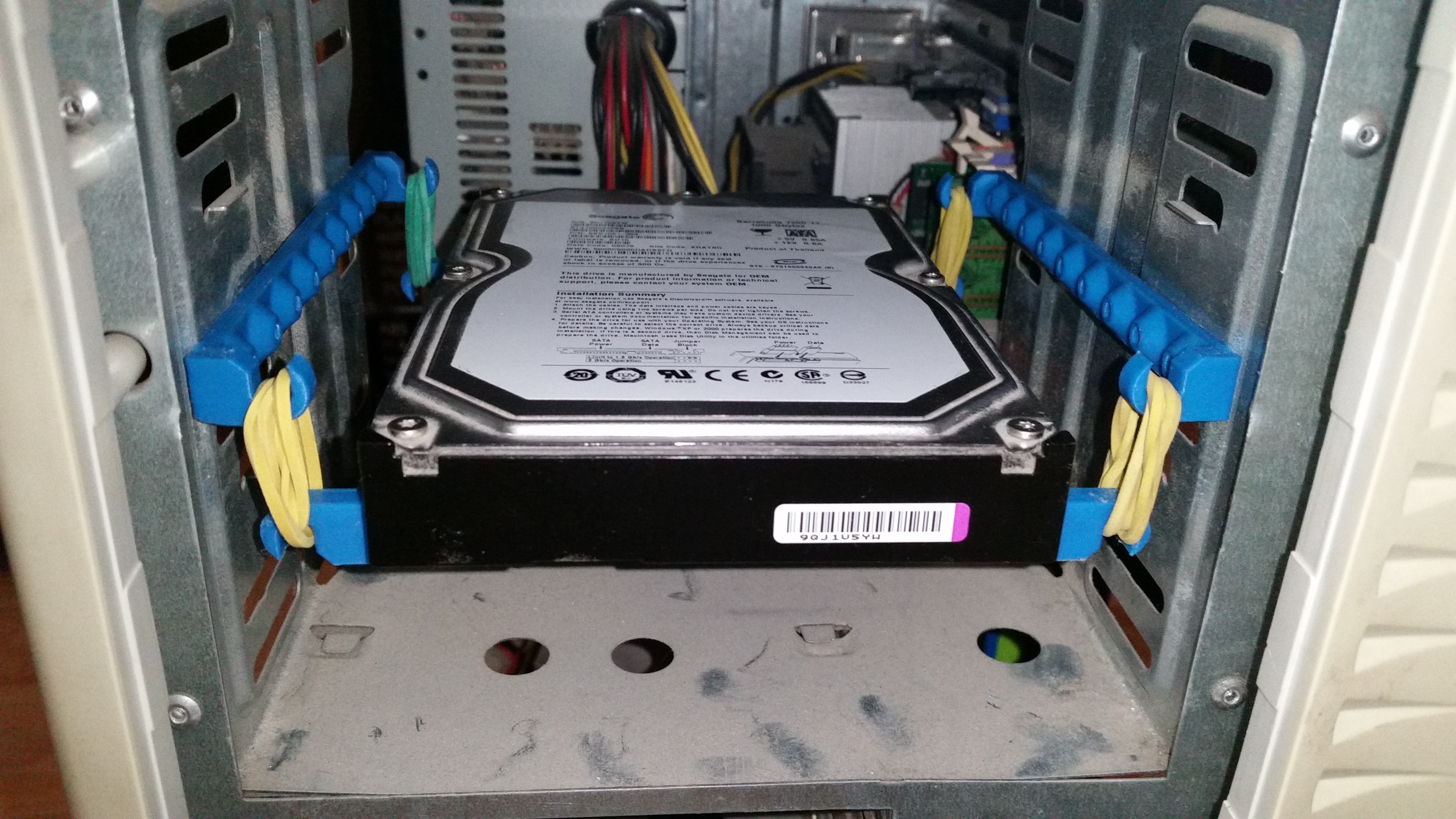 HDD vibration damper