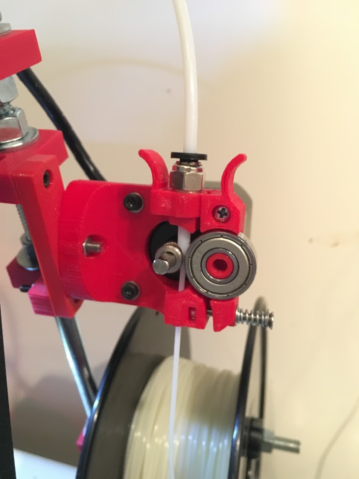 MK8 Bowden extruder with pivot and quick release idler