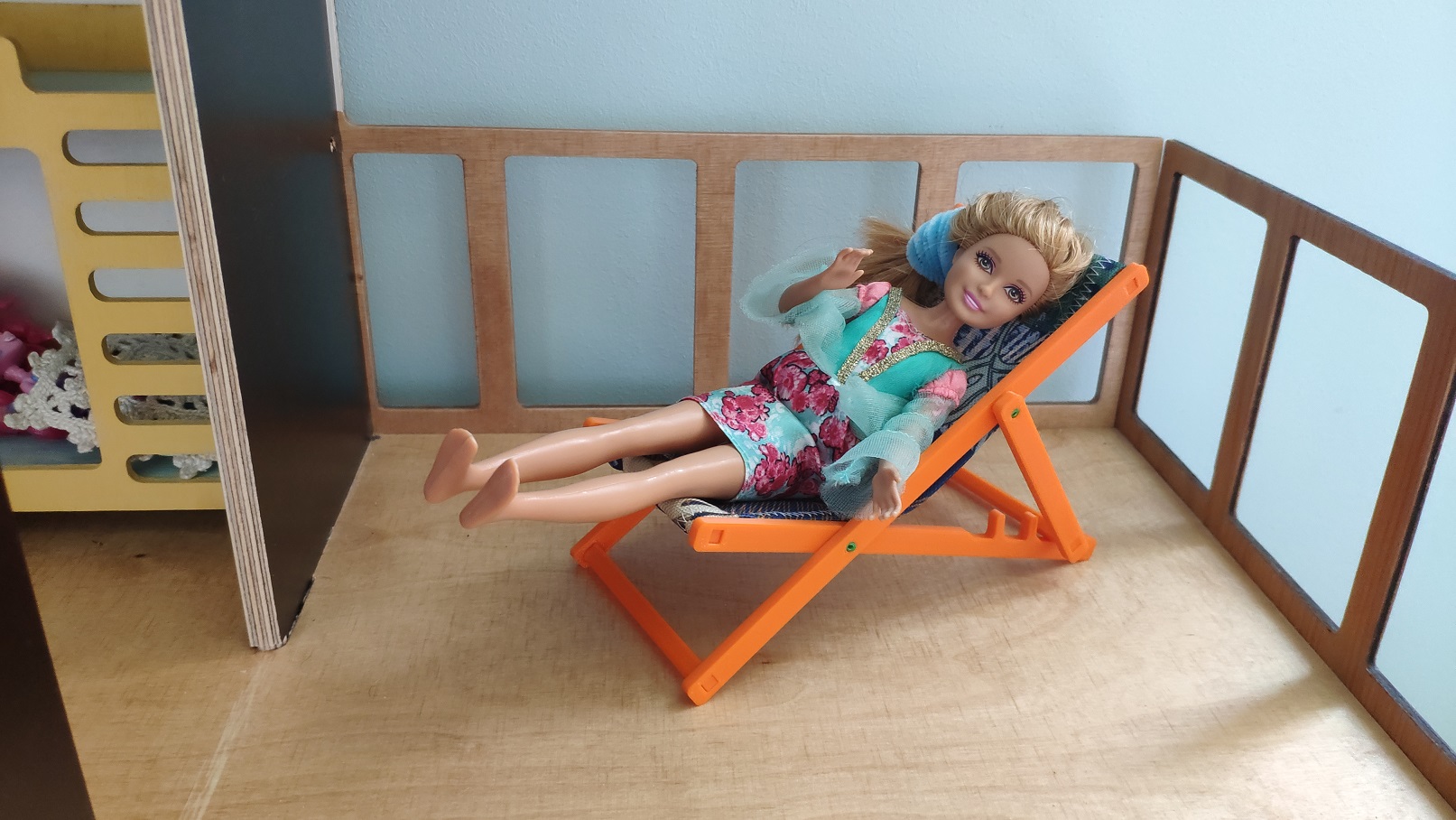 Mini sunbed