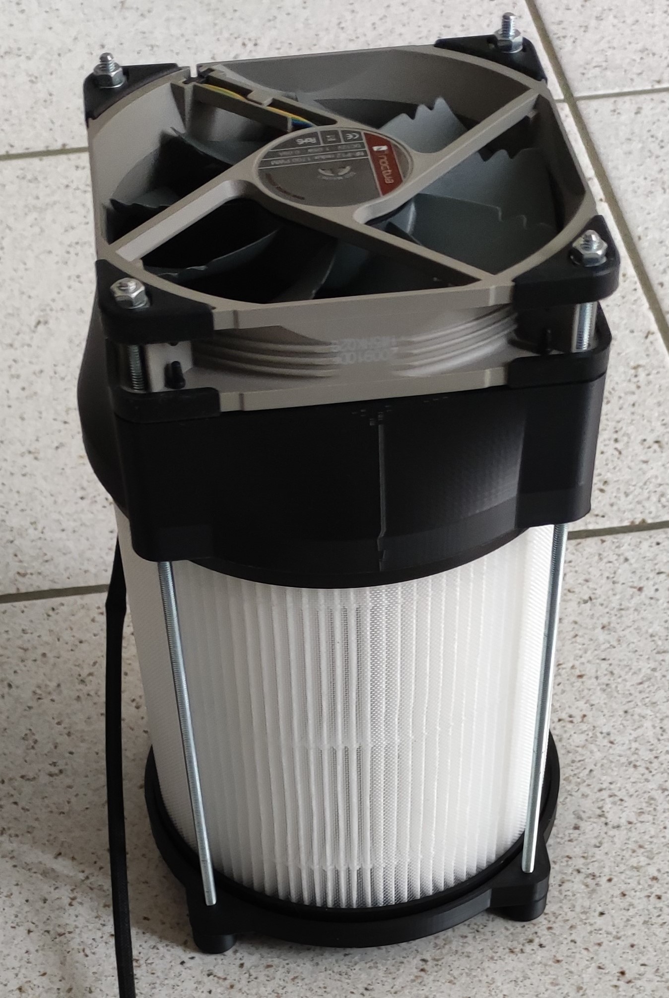Air purifier for 120 mm or 140 mm fan