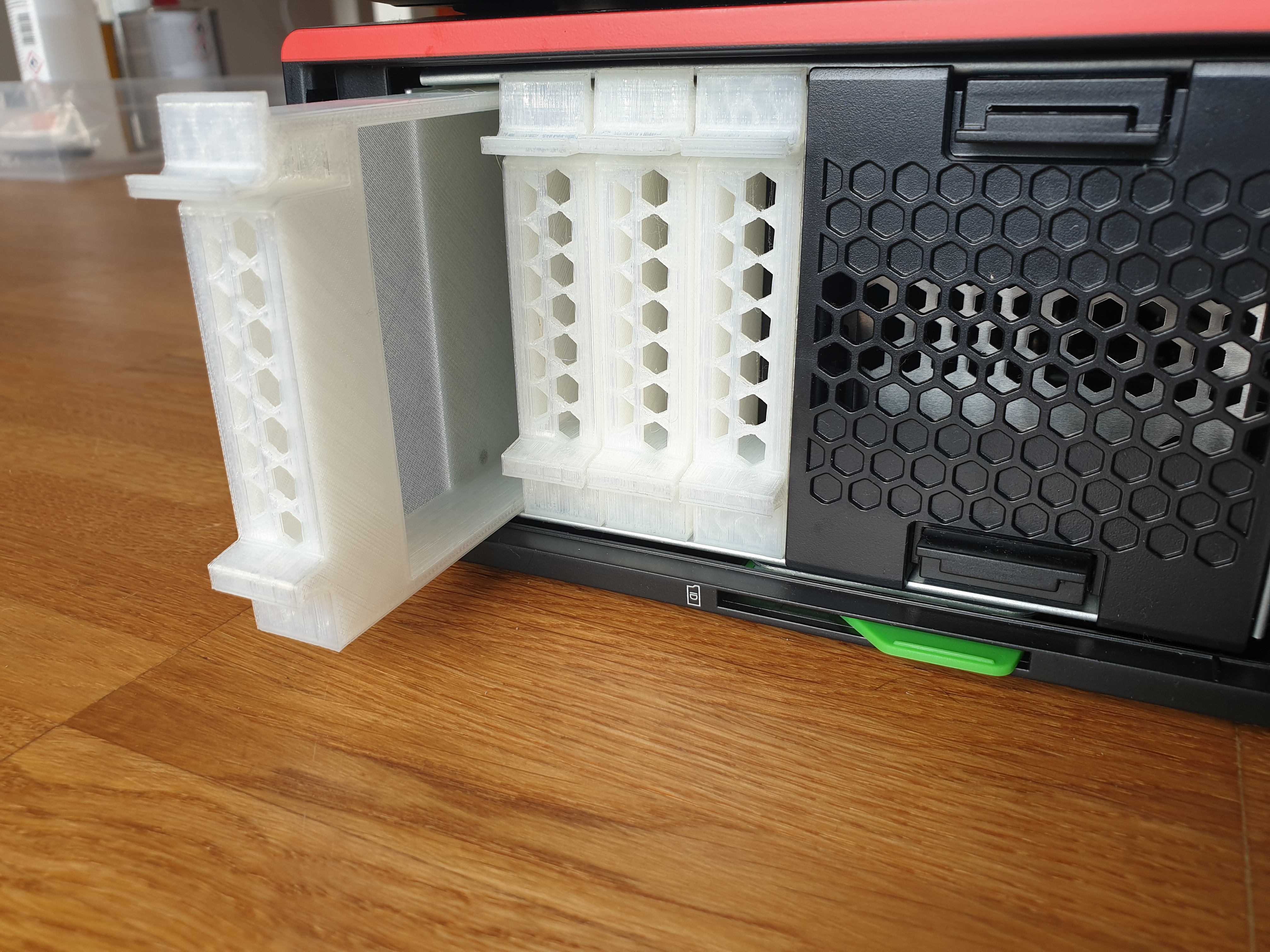 Fujitsu Primergy Server SSD 2.5" Caddy Tray for most new generation Servers