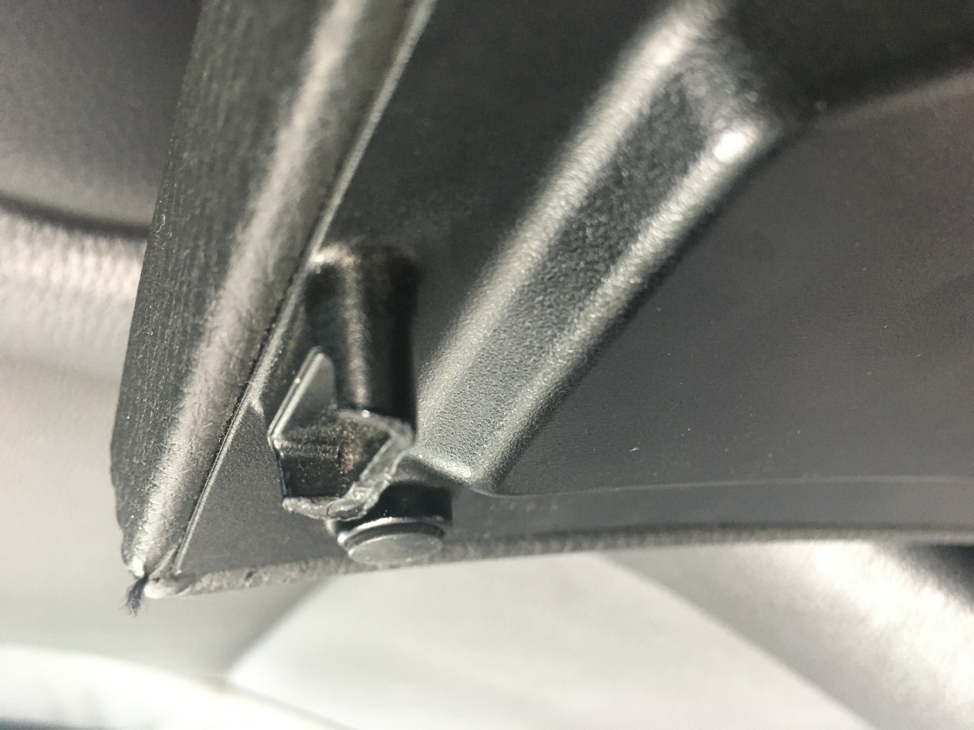 BMW E61 E60 Centerconsole catch repair