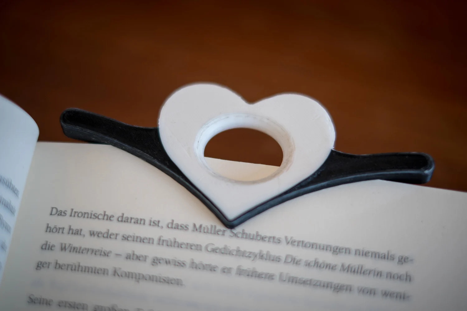 Book Holder with Heart dual material