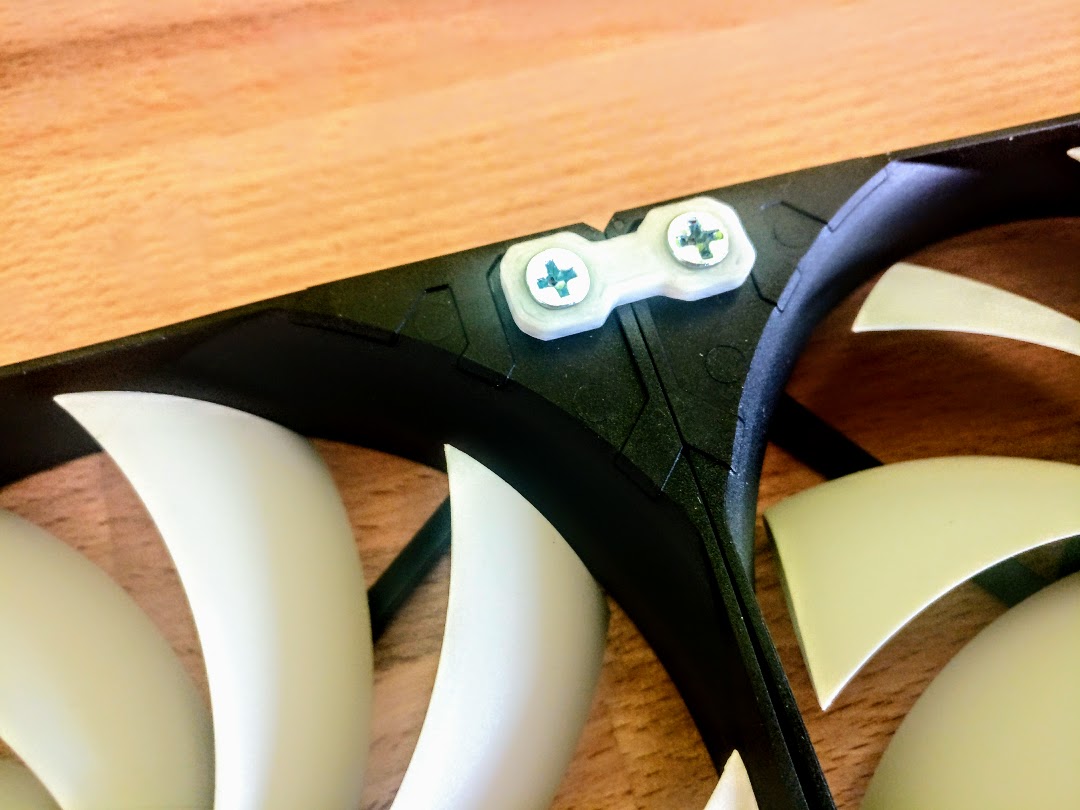 Simple Fan Connector