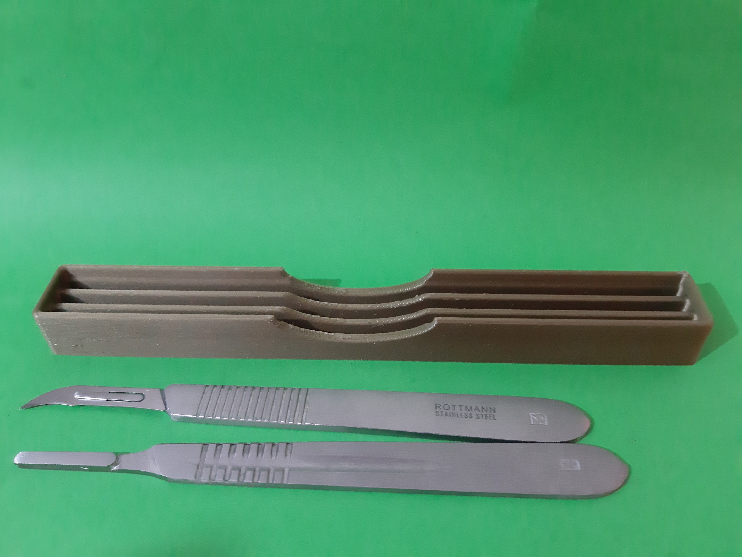 Scalpel holder box (Caja Porta Bisturies)
