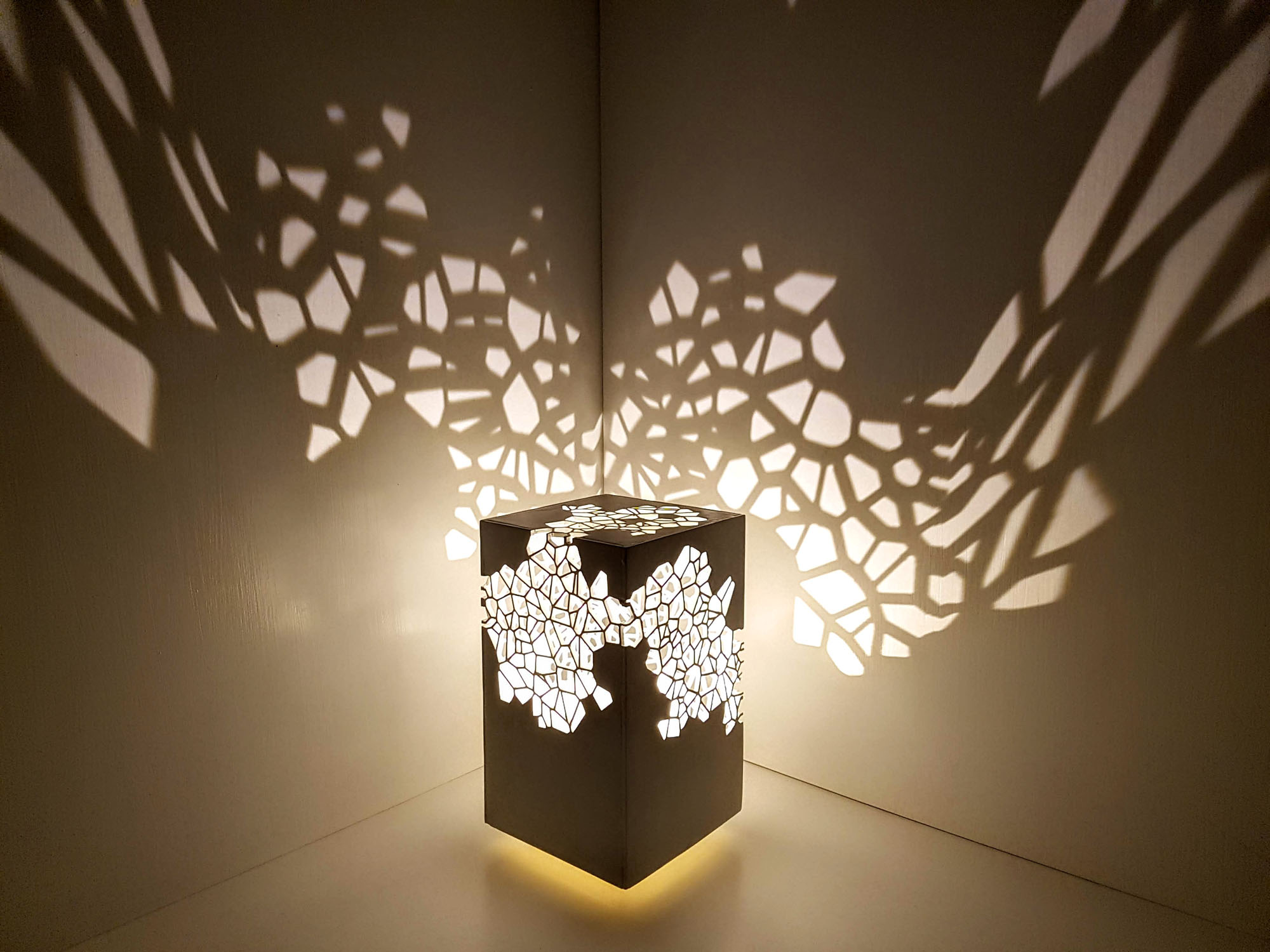Voronoi Lamp