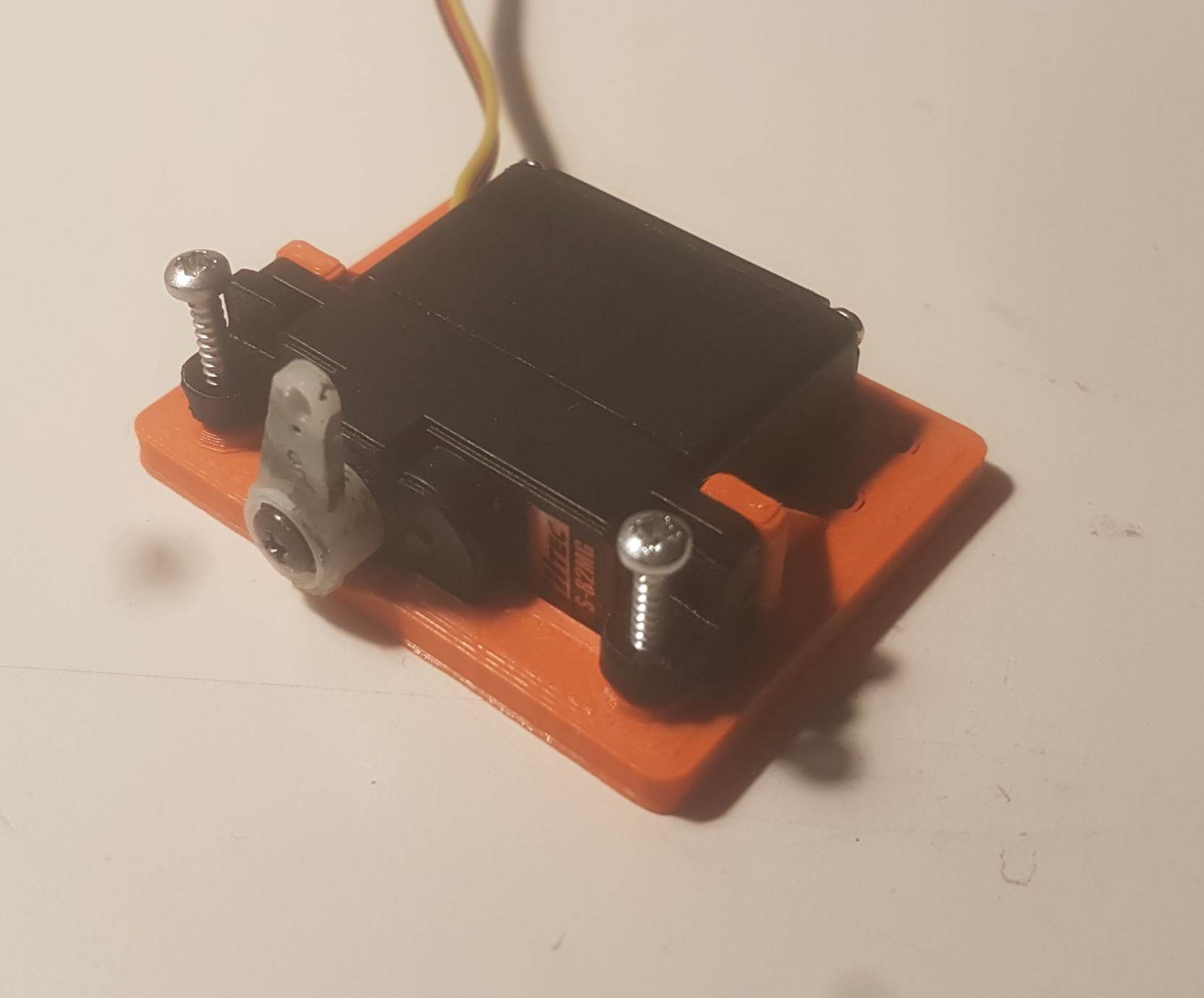 Servomount HITEC HS82MG NG