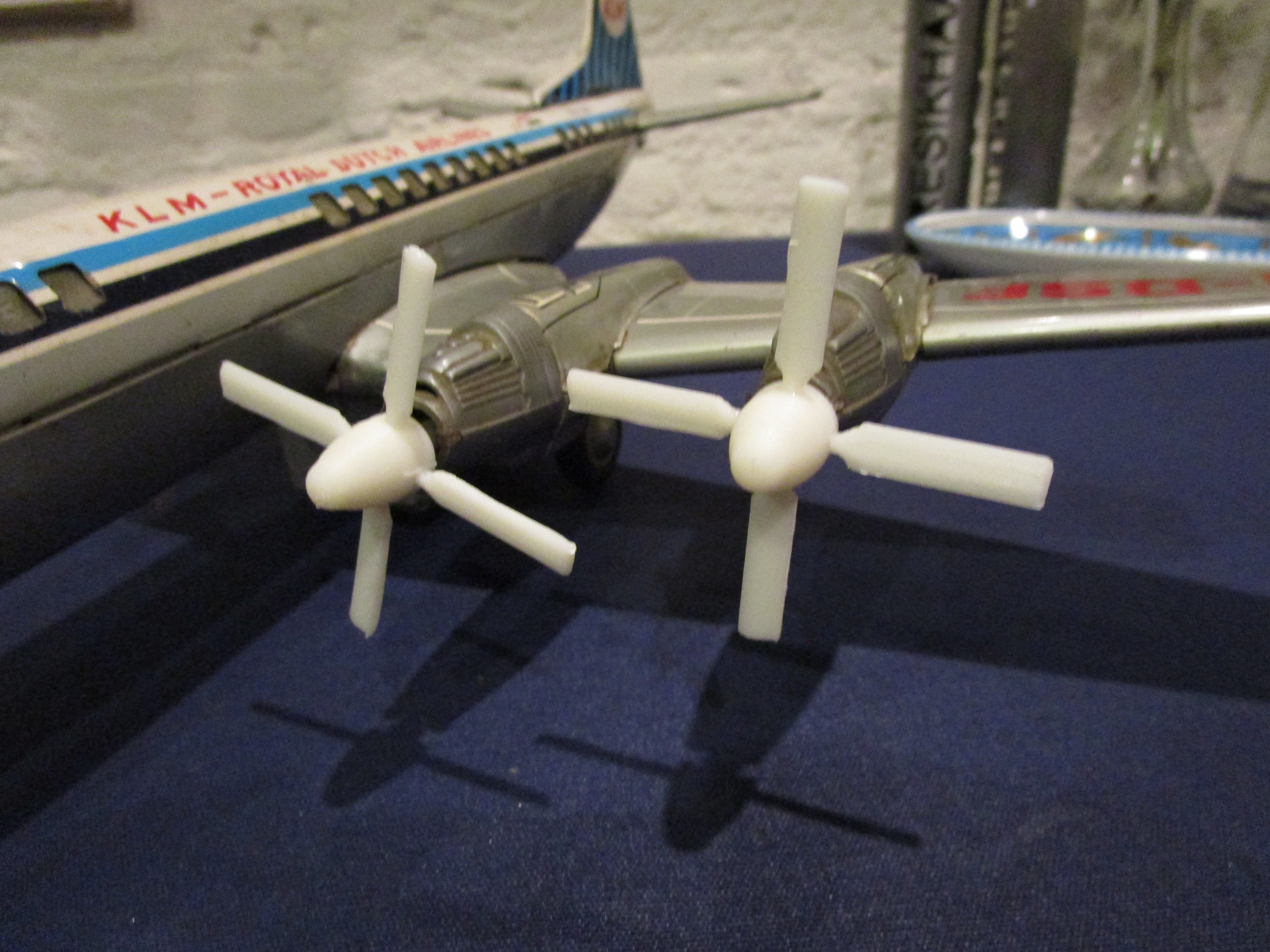 Nomura, Japan - Spanwijdte 42 cm