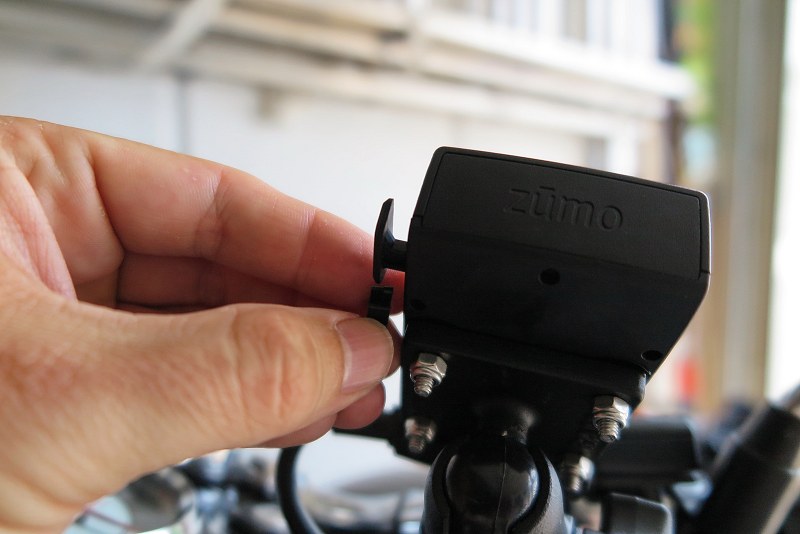 Garmin Zumo 590 / 595 Theft Protection