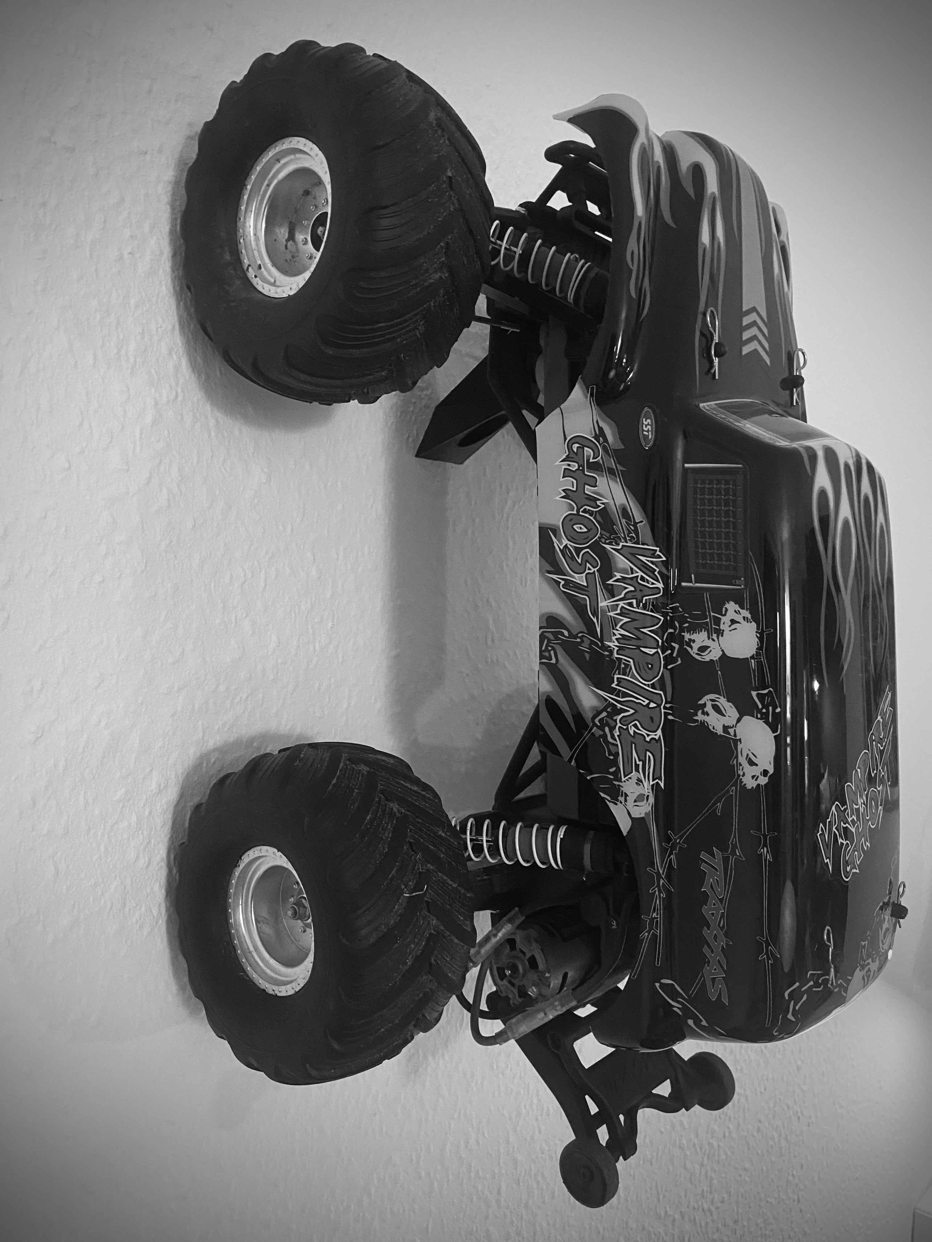 RC wall holder/hanger for Traxxas Stampede/Bigfoot/Gravedigger