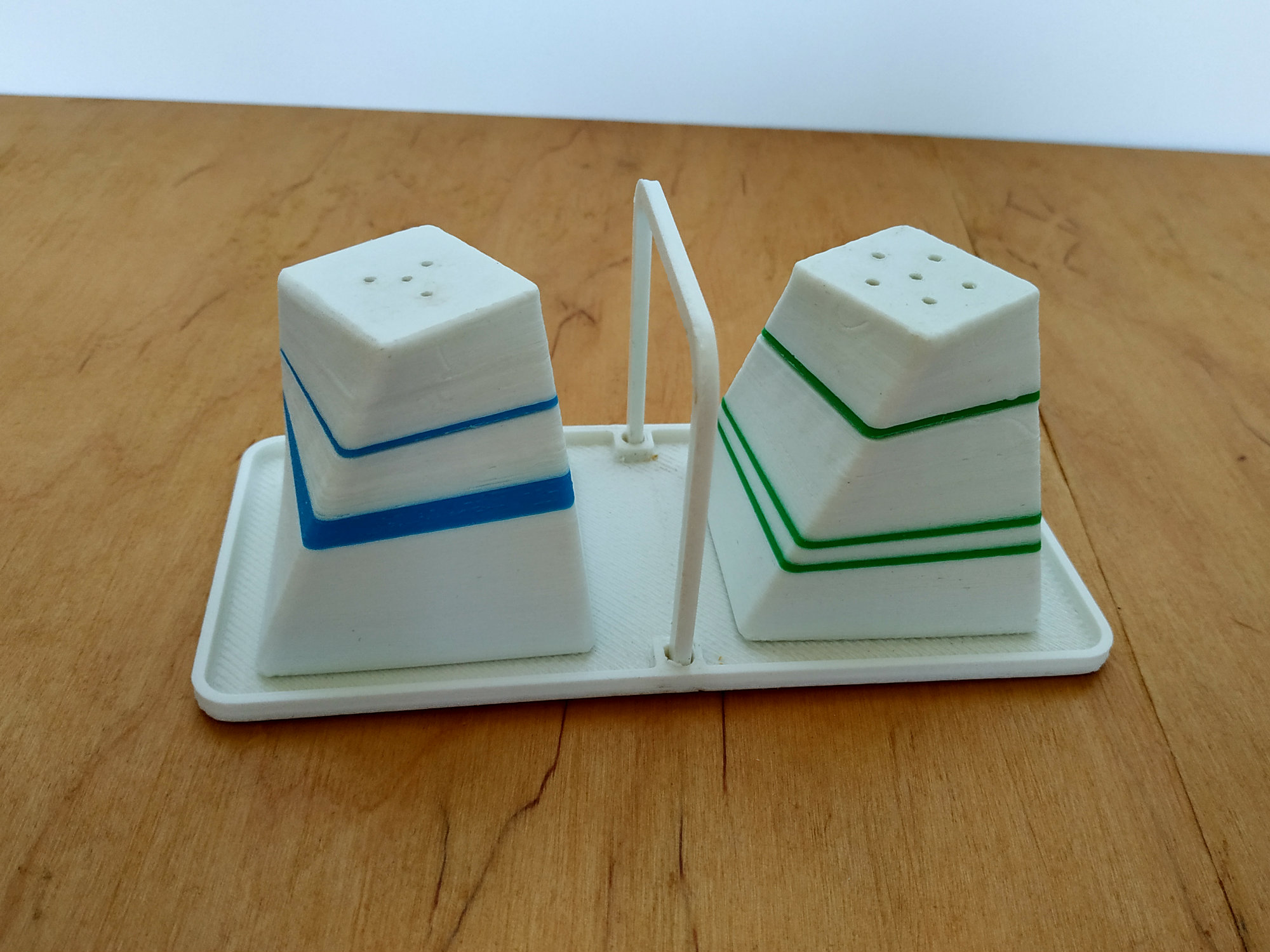 Salt and pepper shaker