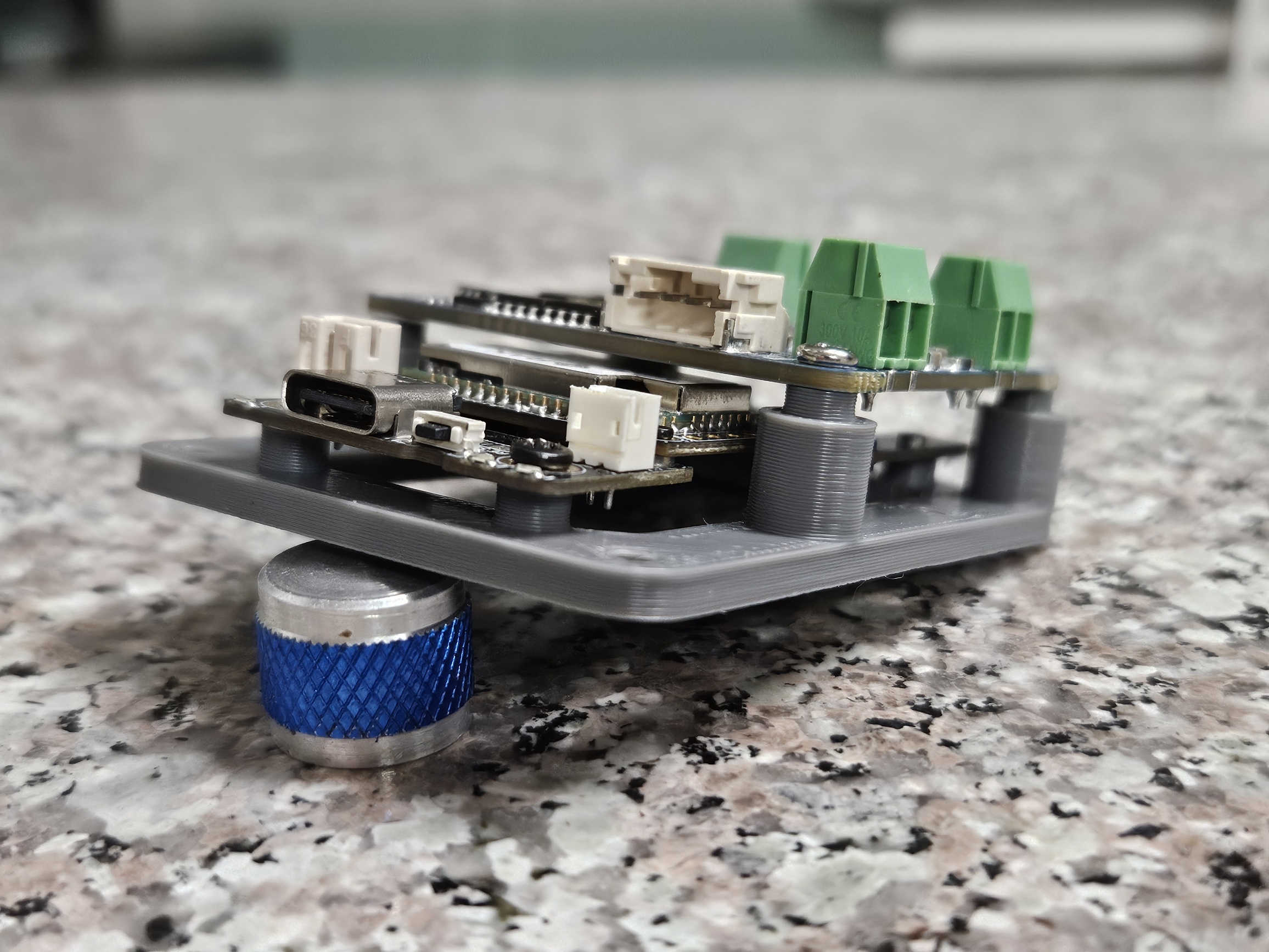 Meshtastic RAK + Waveshare Solar enclosure adapters