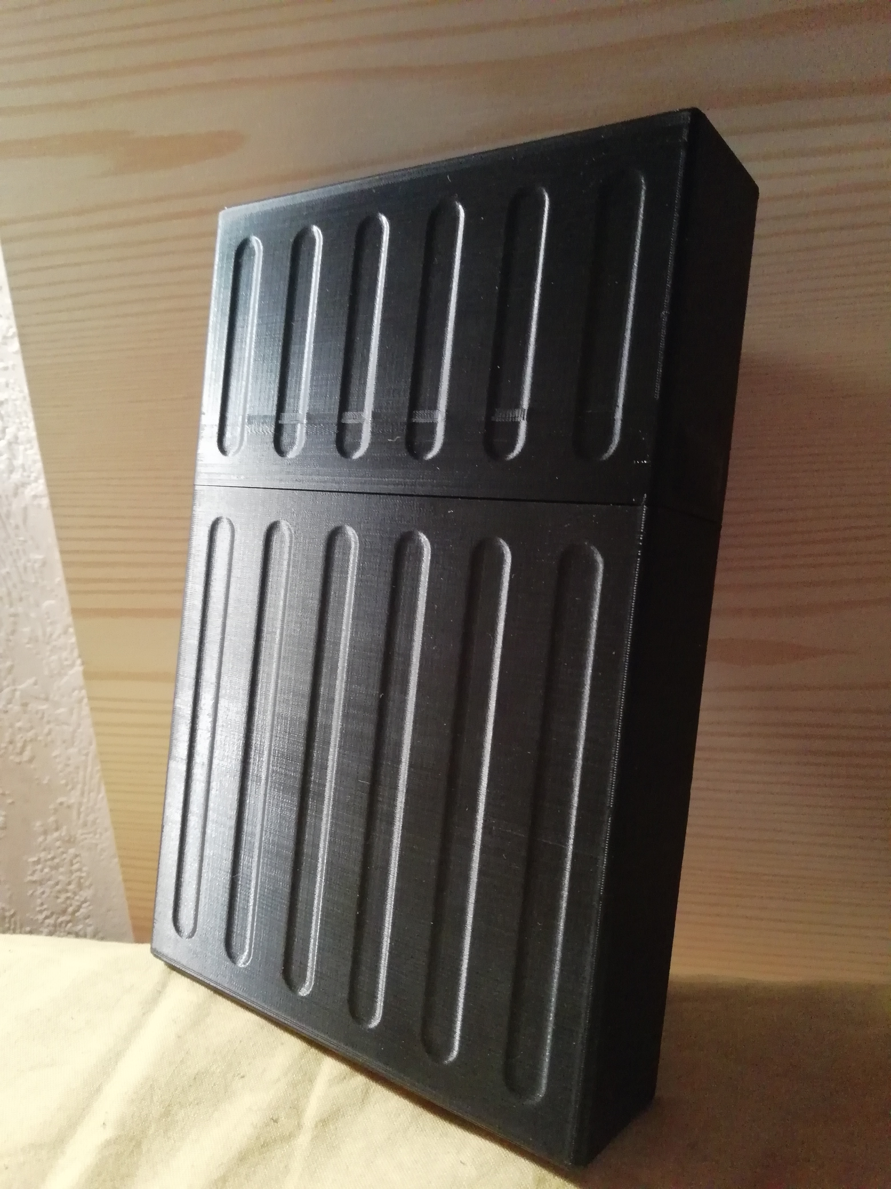 Magazine design 3,5" HDD storage box