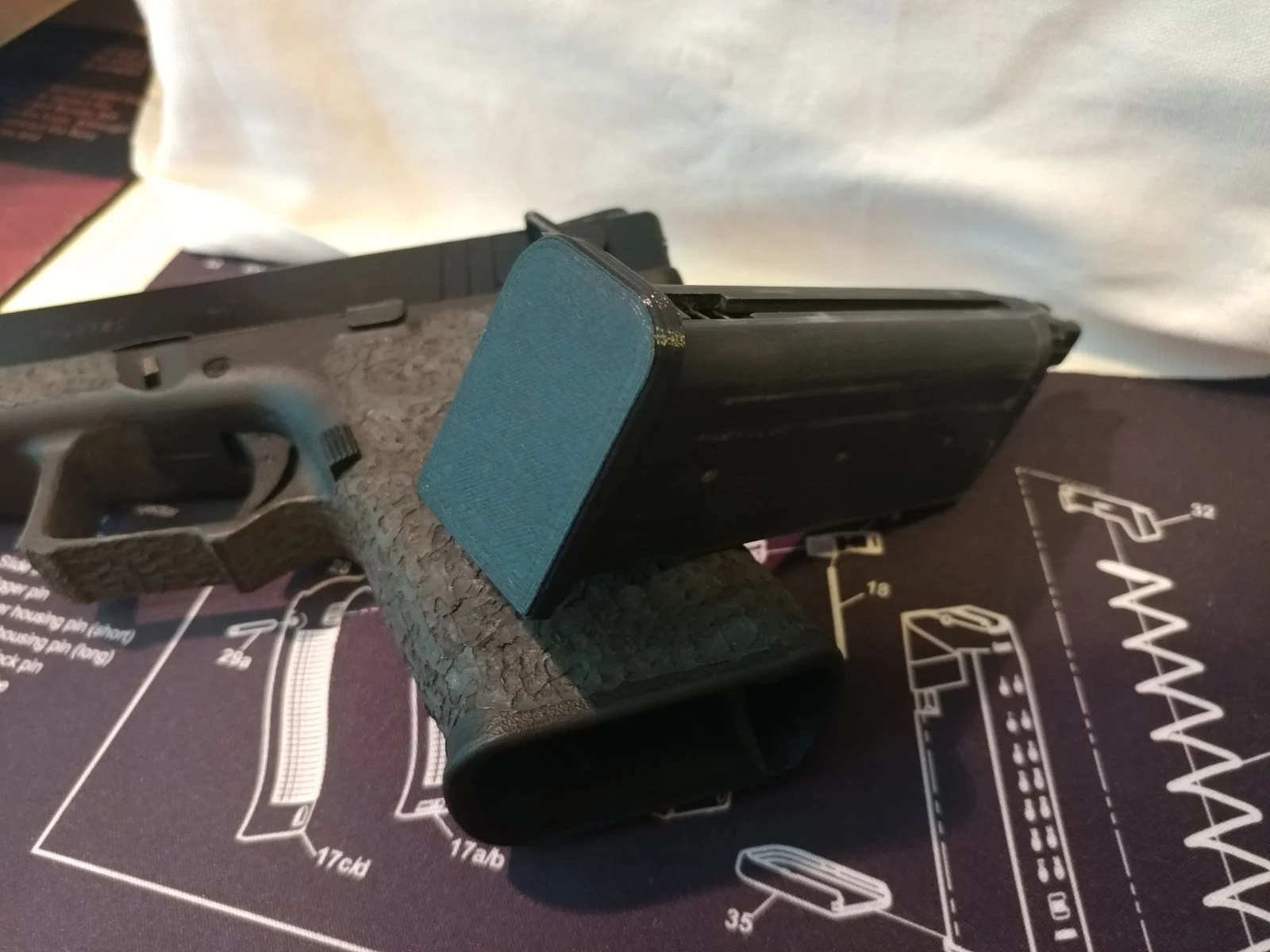 KSC/KWA Glock Series mag plate (airsoft only)
