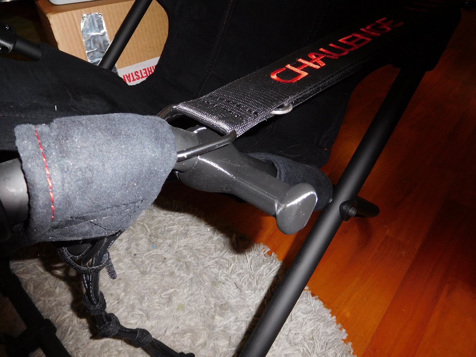 Playseat Challenge Headset/VR Hanger