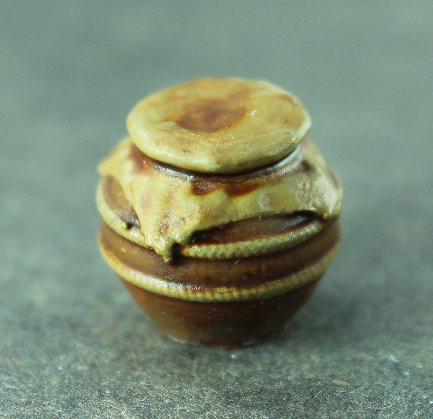 jar with fabric closure