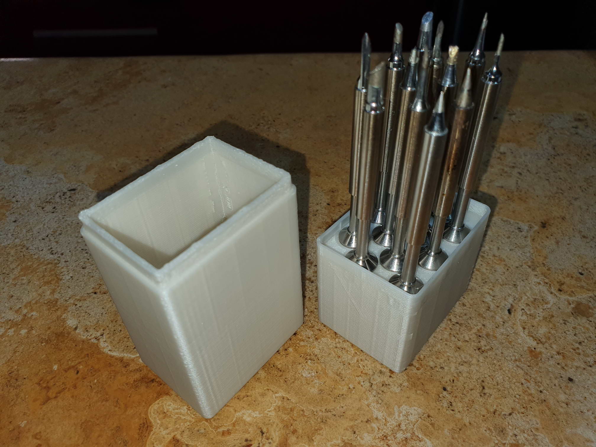 Box for 12 units of TS100 soldering iron tips.