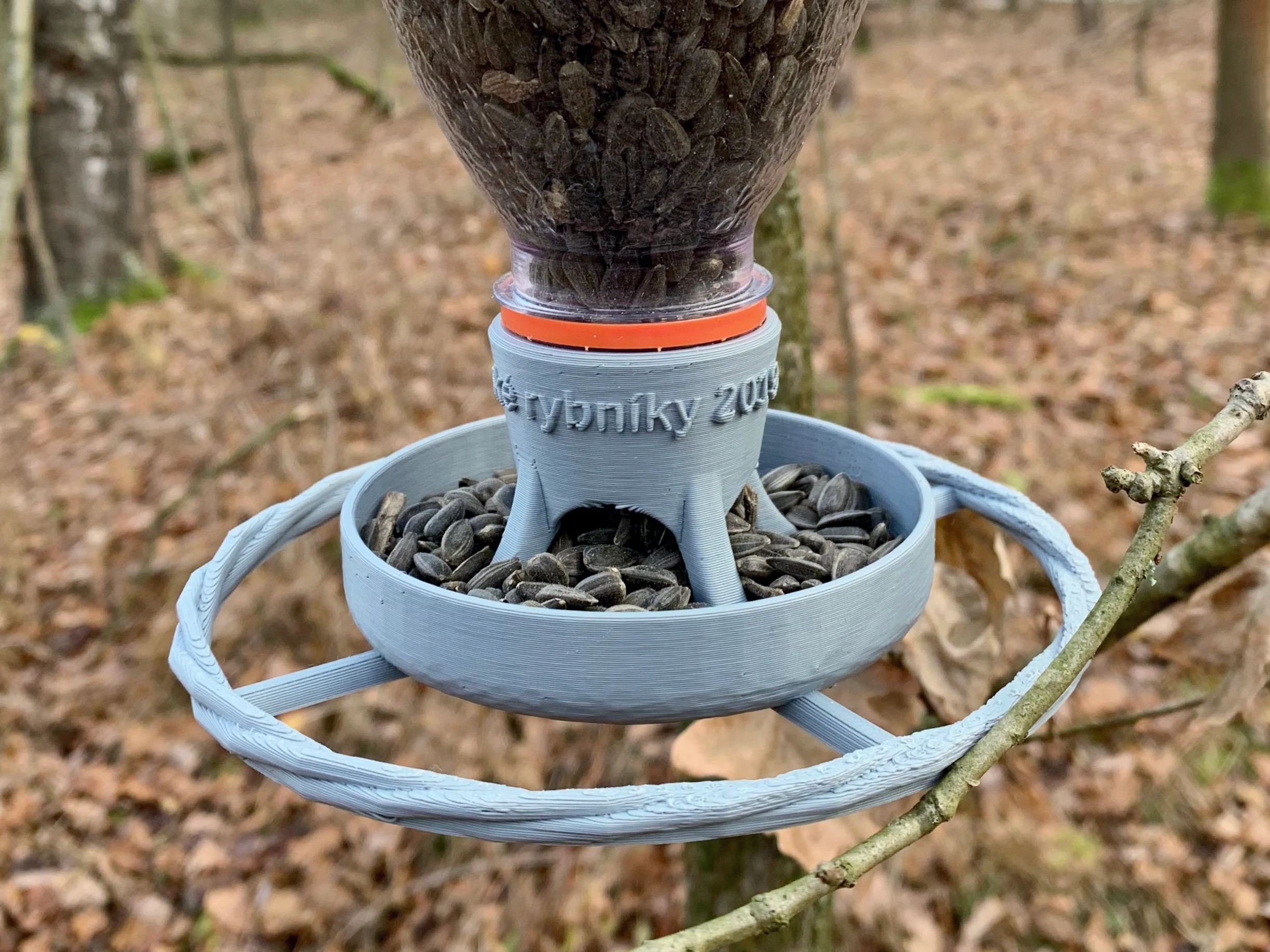 Bird feeder on PET bottle 38 mm