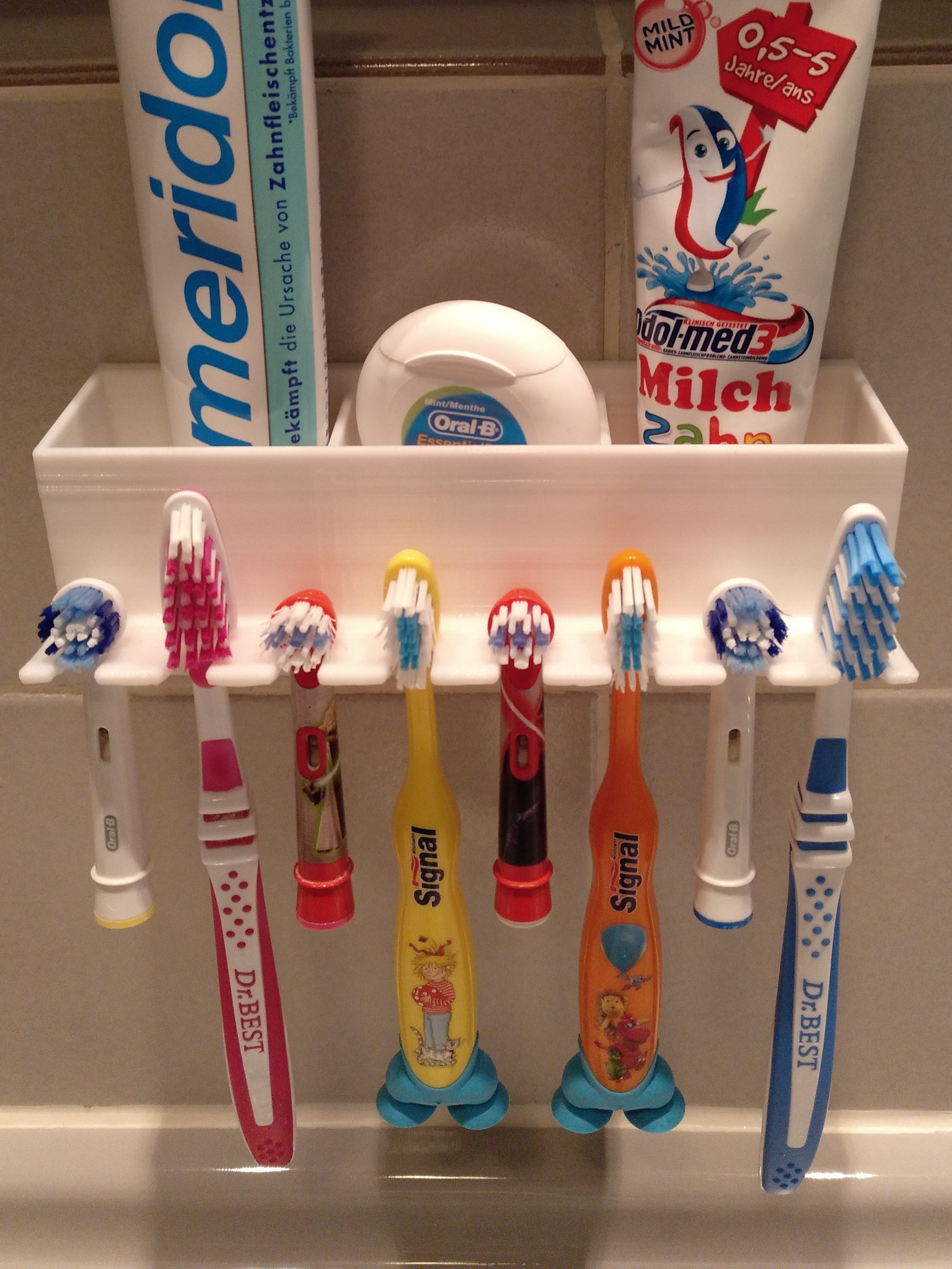 Wall mountable Bathroom Organizer