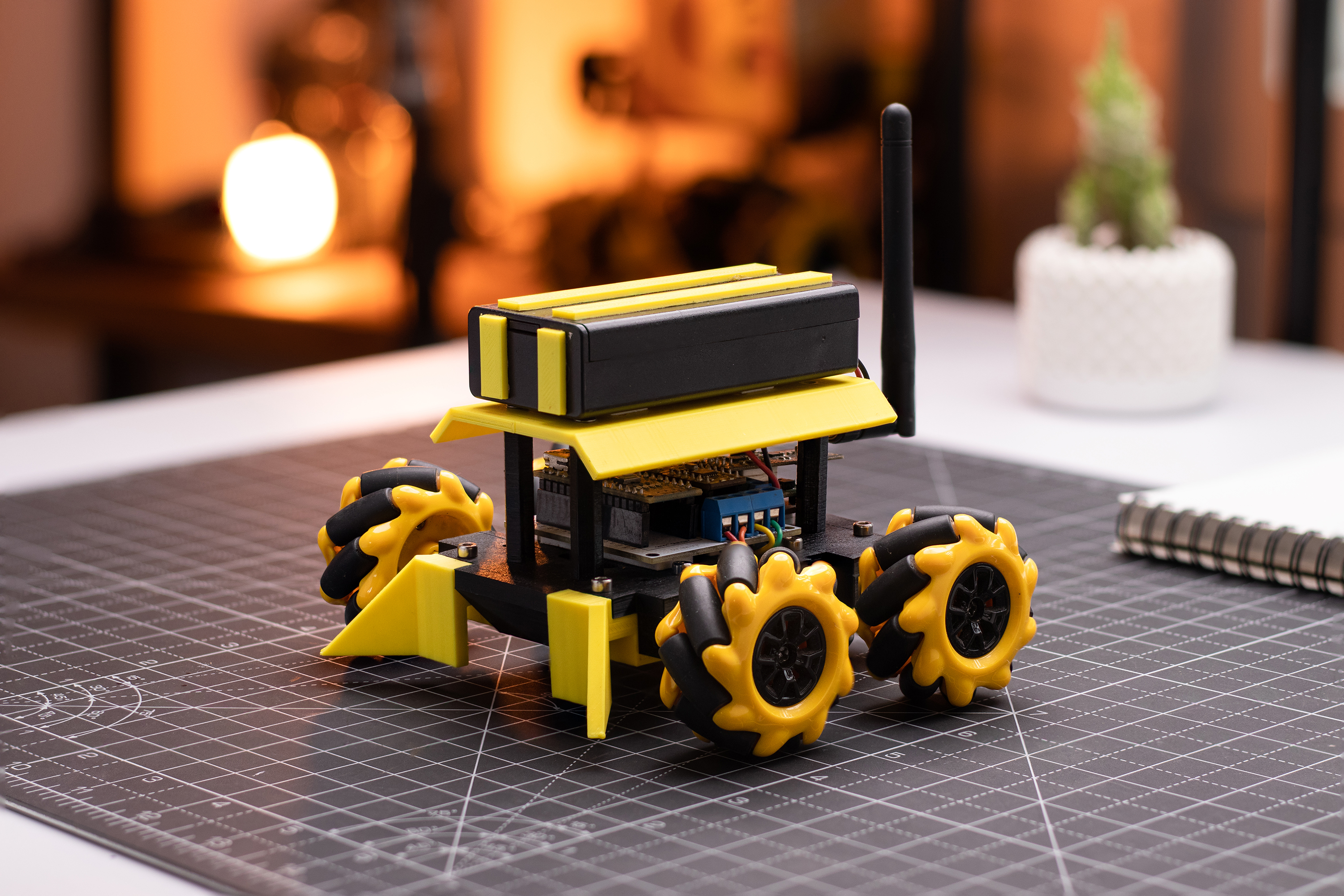 Hand Gesture Control Mecanum Robot