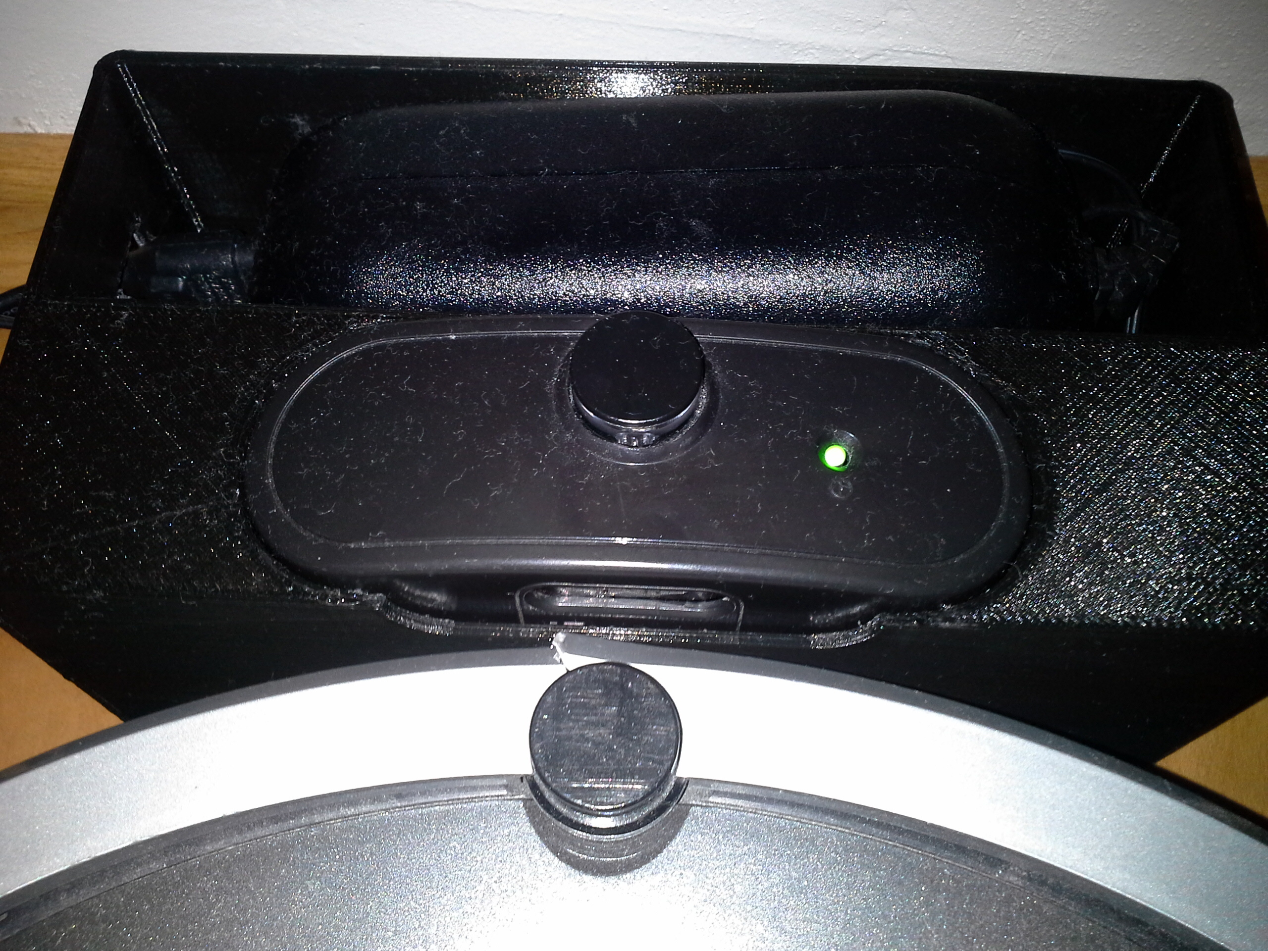 Base support for iRobot roomba 780