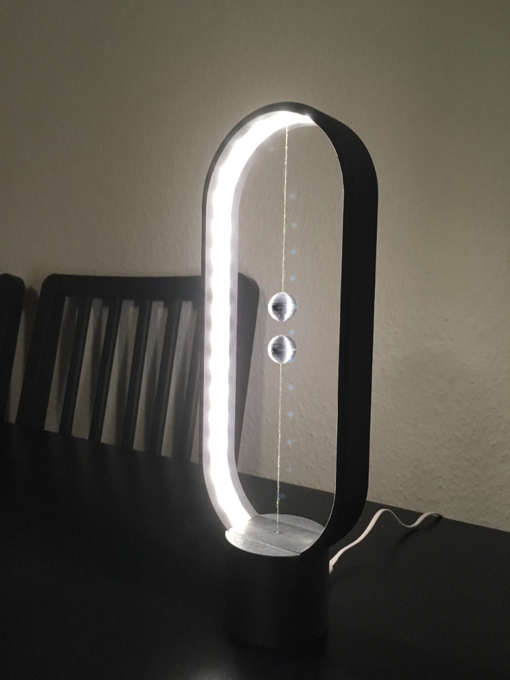 LED Lamp with magnetic switch