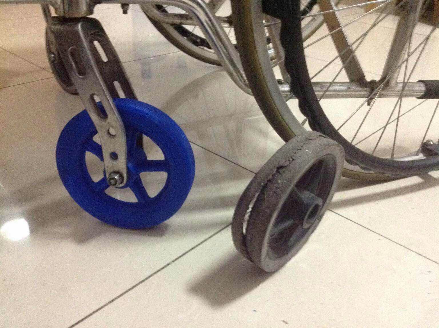 145mm wheelchair front wheel 直径145mm的轮椅前轮