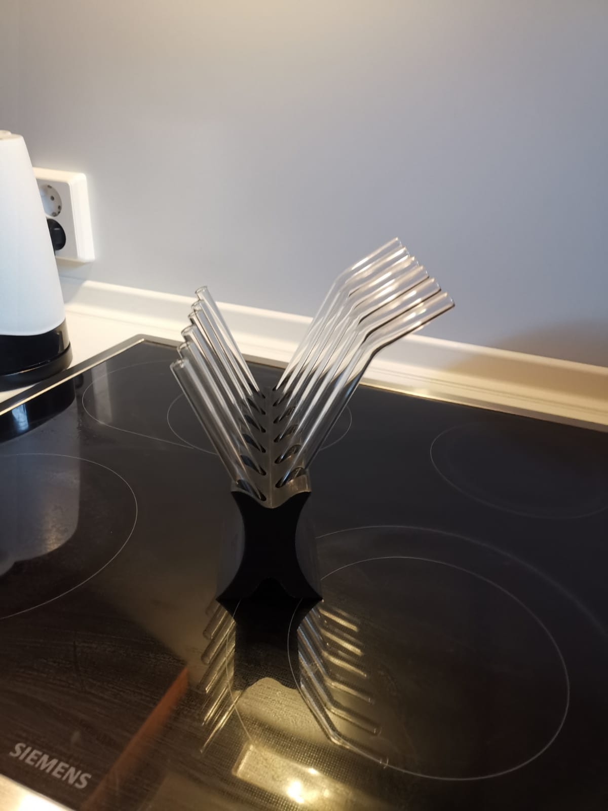 Straw Stand