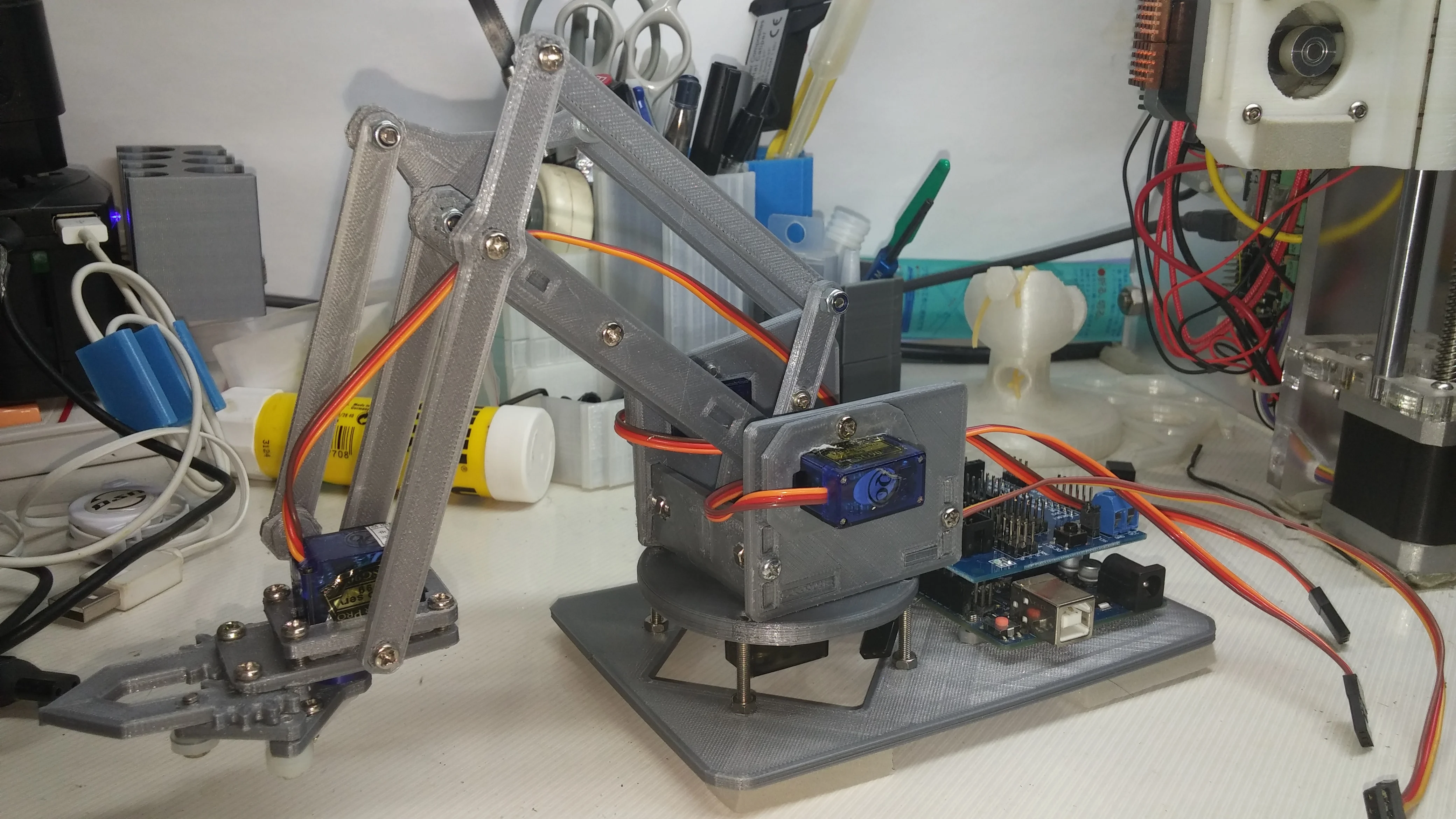 MeArm 0.4 Printable (Re-Organized and Improved)