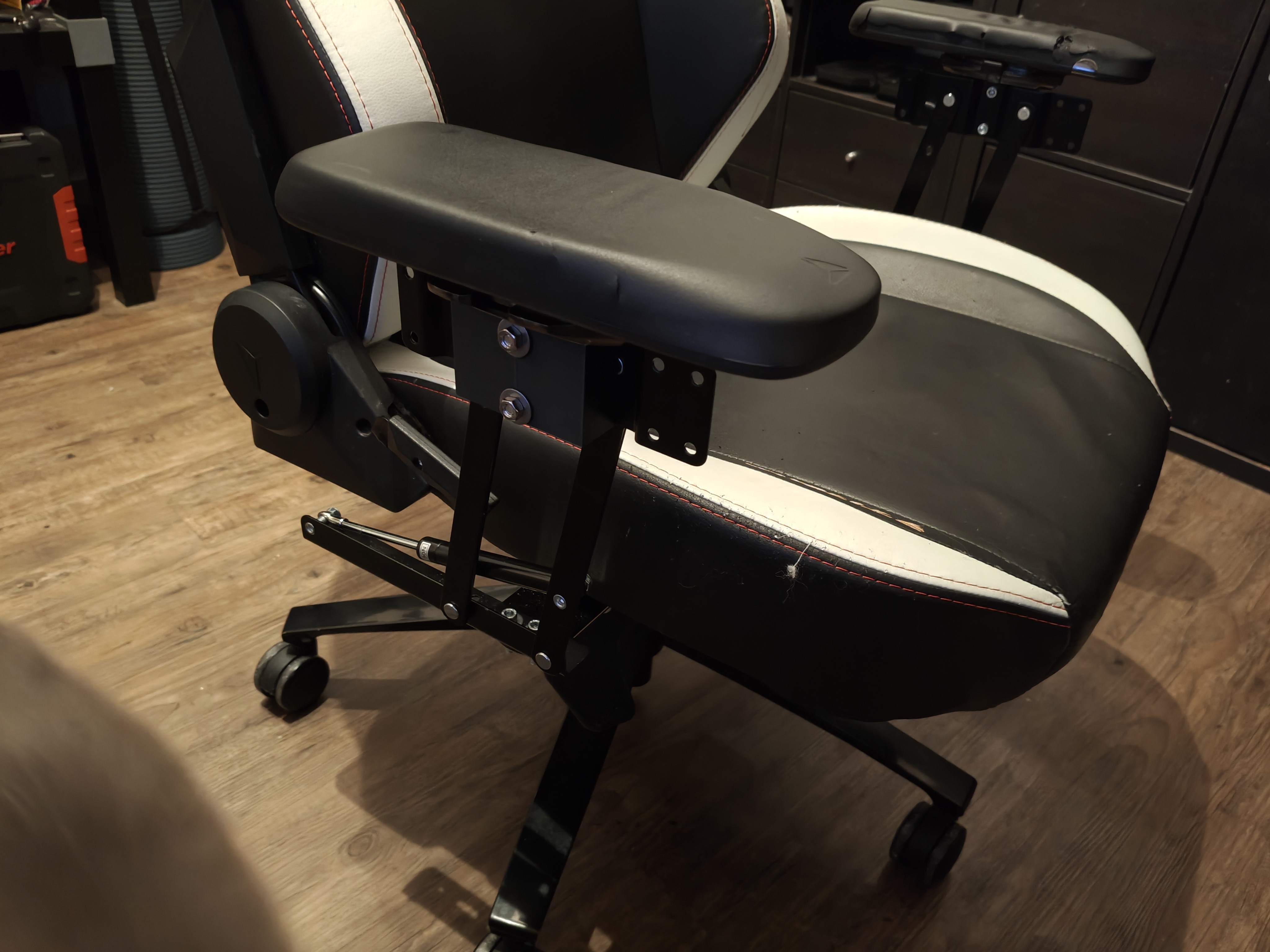 Foldable Armrests for Secret Lab Titan