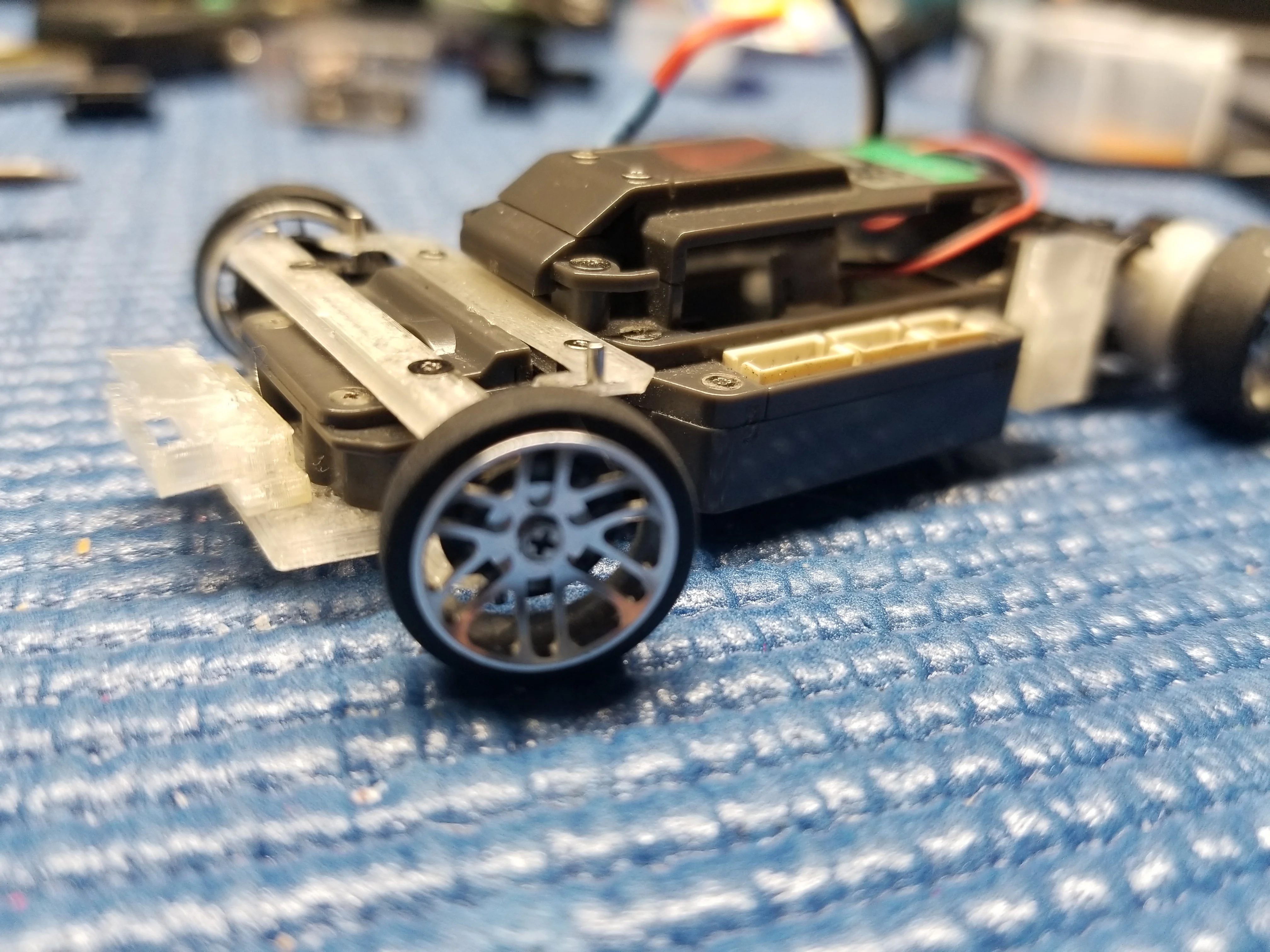 Kyosho DNano DBR9 aston martin fitting parts.