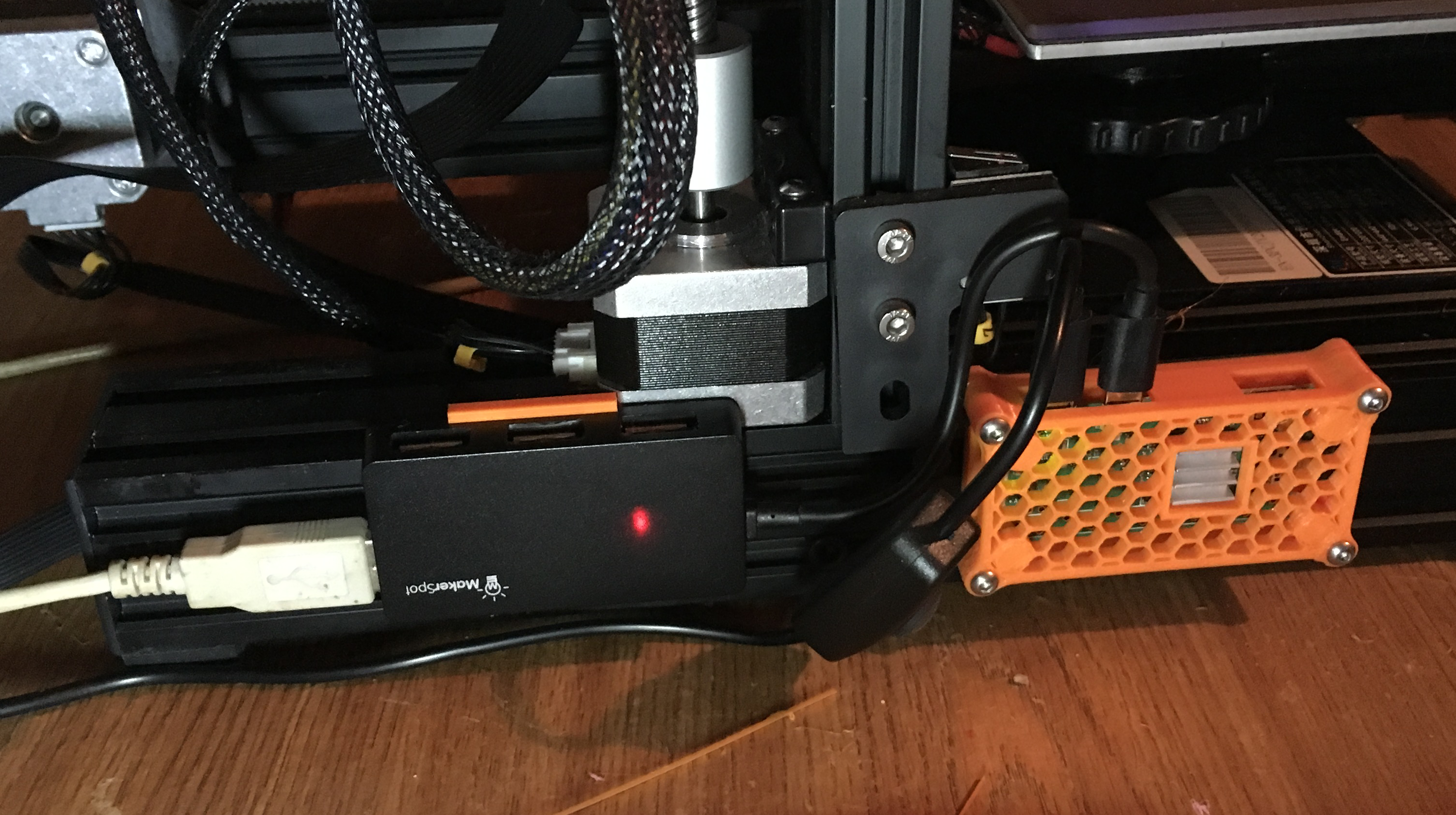 MakerSpot USB Hub Clip