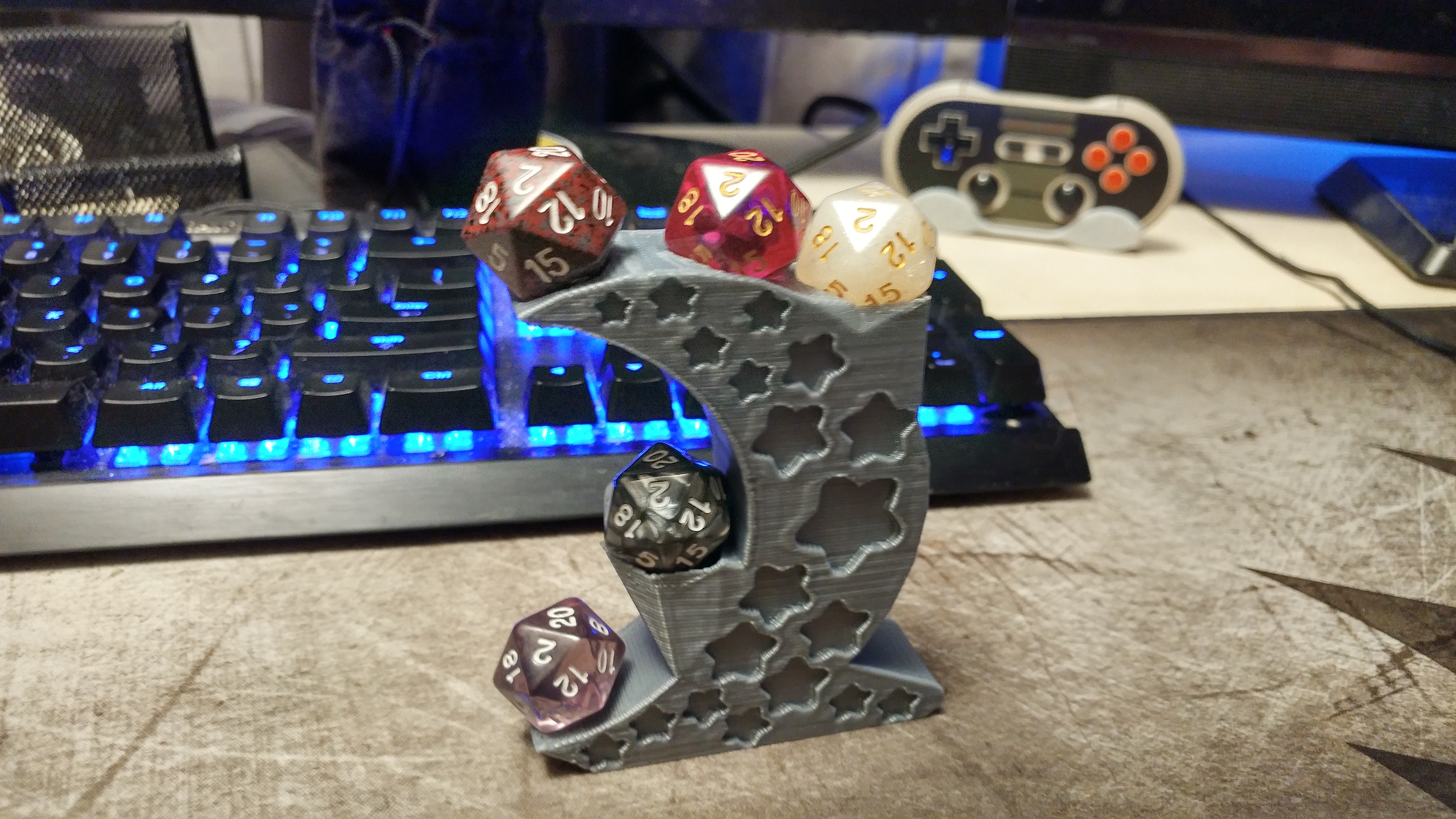 Moon D20 Holder