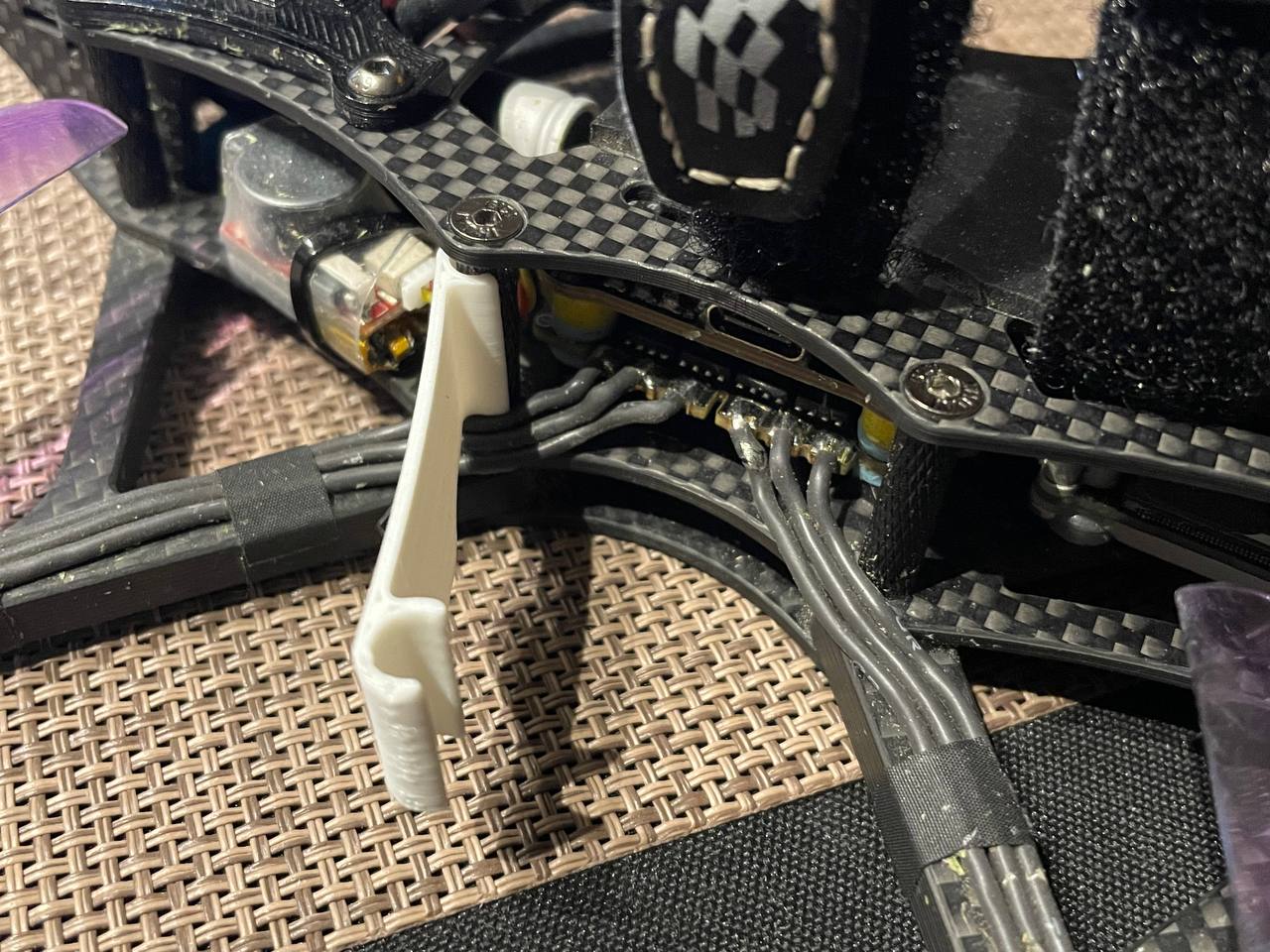 AOS 5 Frame removable main stack shiled
