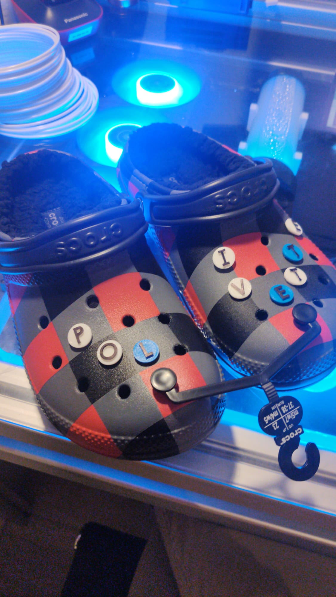 Charms pin letters Crocs