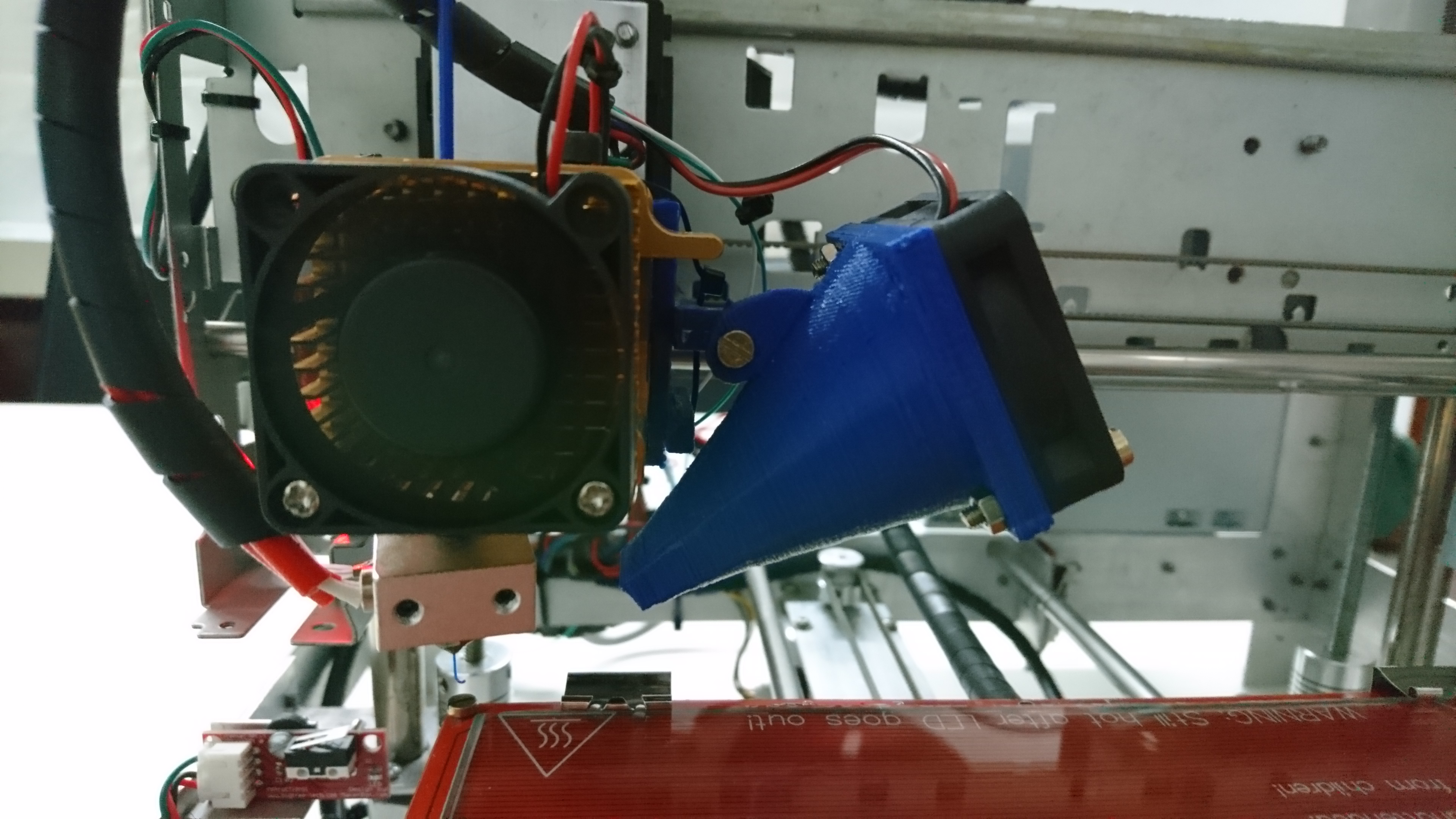MK8 Extruder funnel holder and bed illumination
