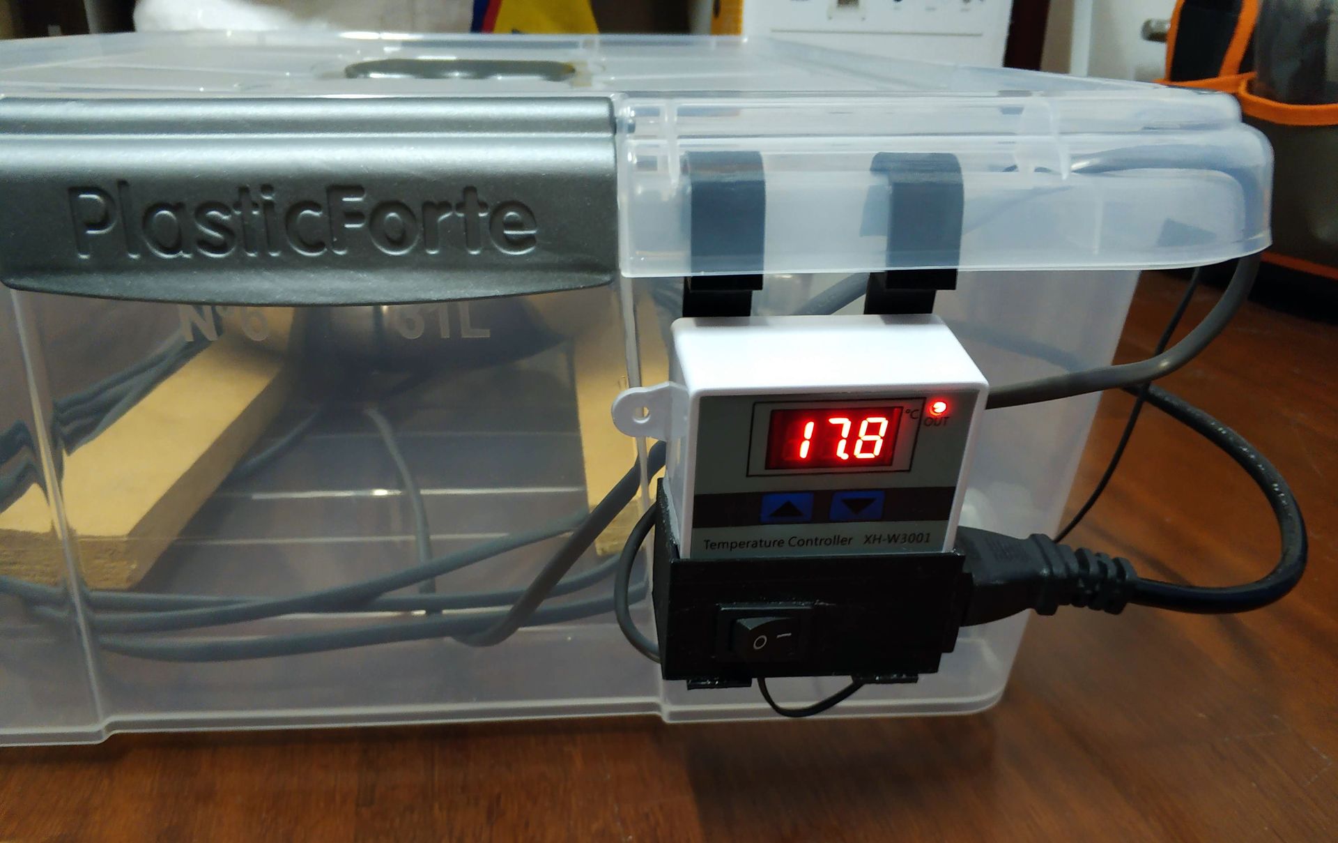 Supporto termostato cella di lievitazione