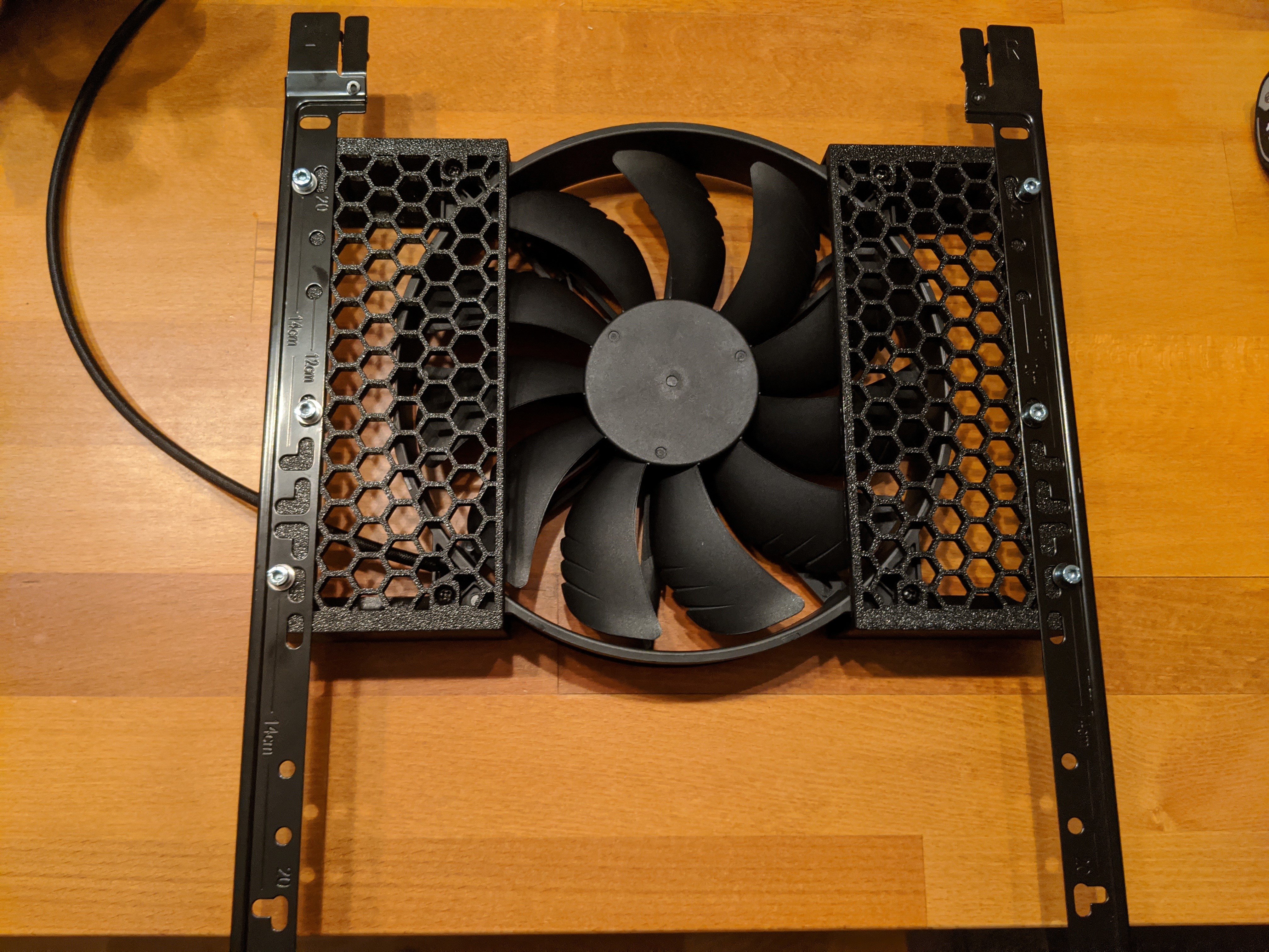 Thermaltake V21 Fan holder