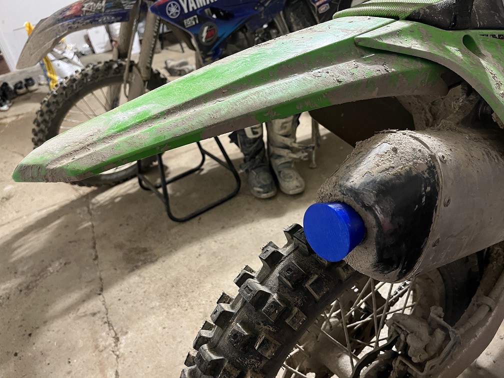 Dirtbike exhuast wash plug