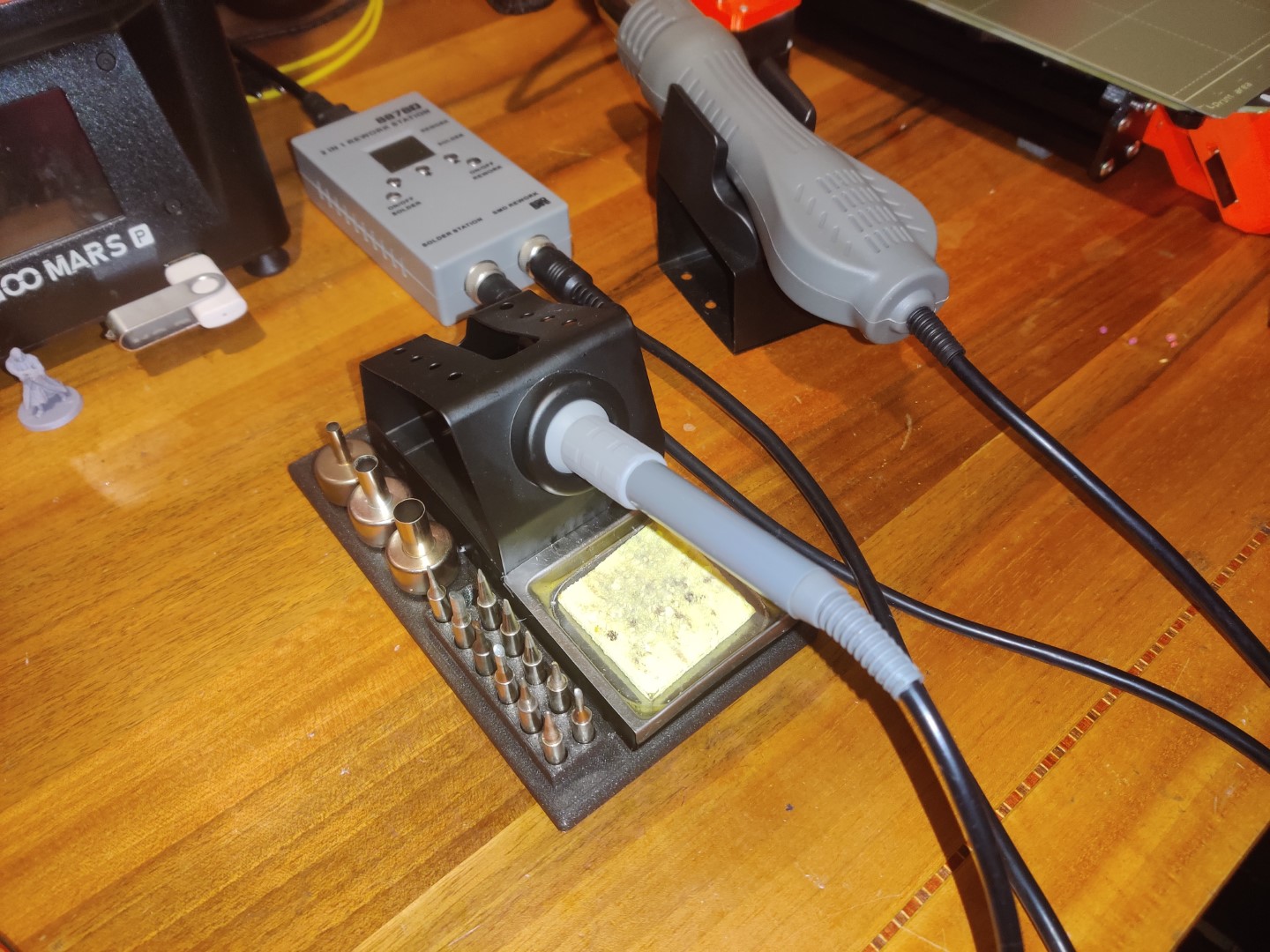Solder tip and hot air nozzle holder for the 8878D station