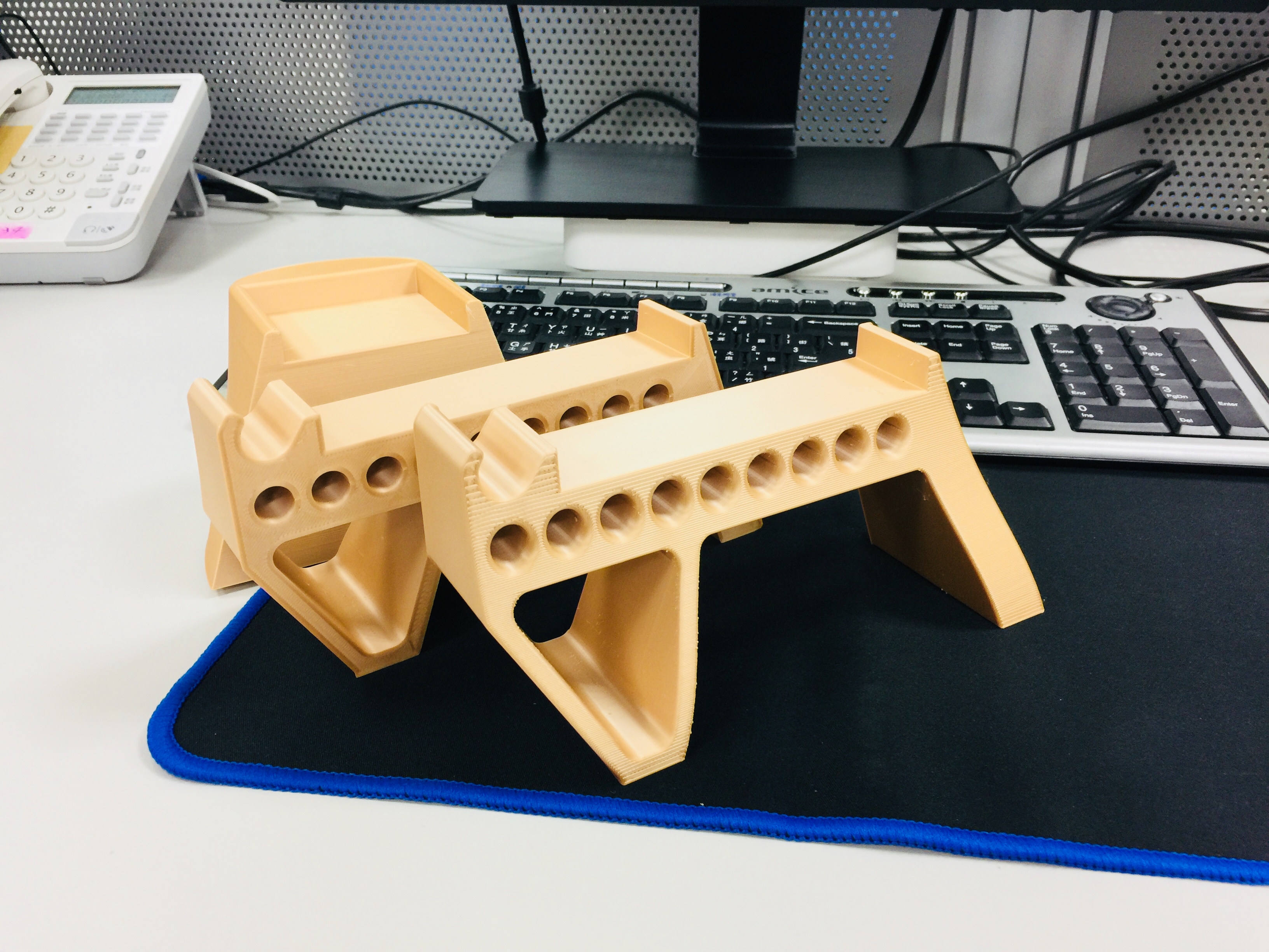 monitor support