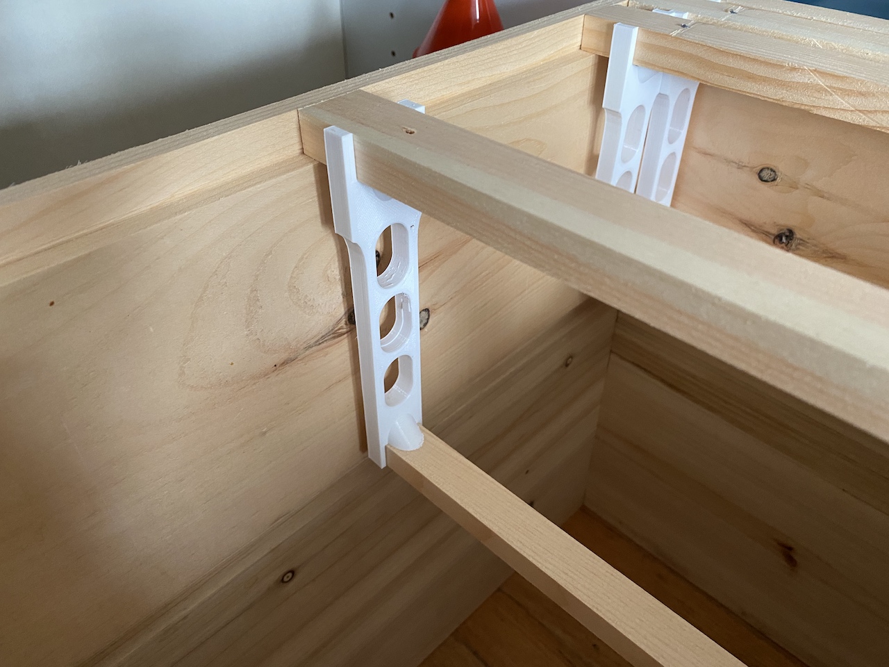 Beehive frame sides