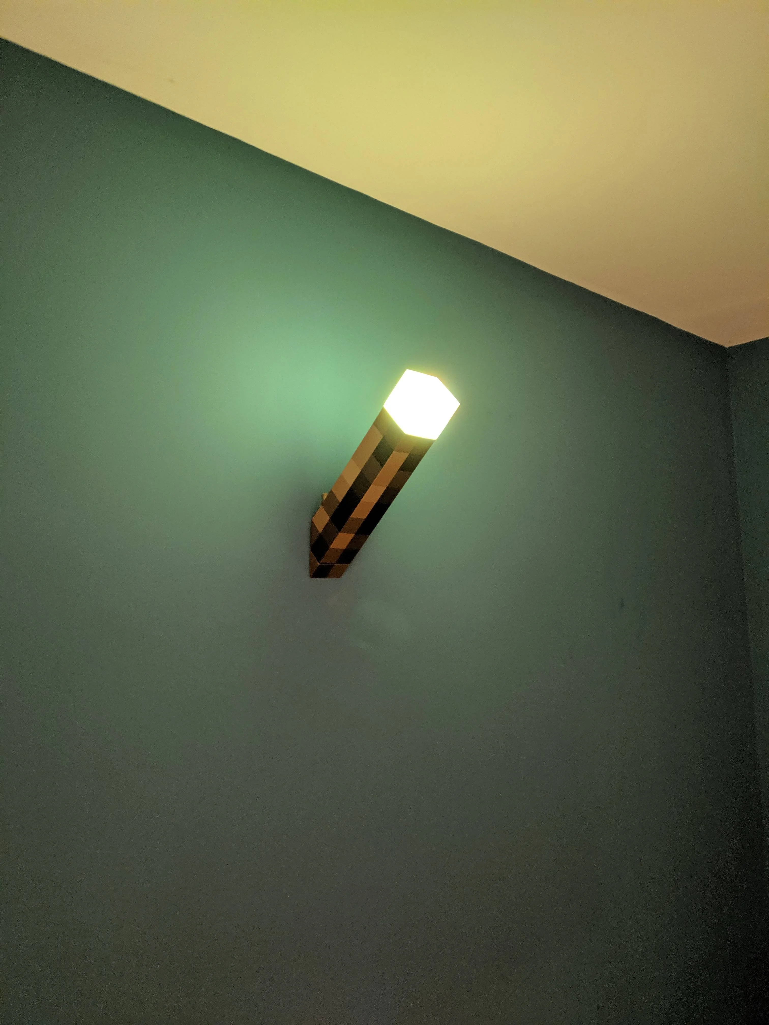 Minecraft torch with printeable skin