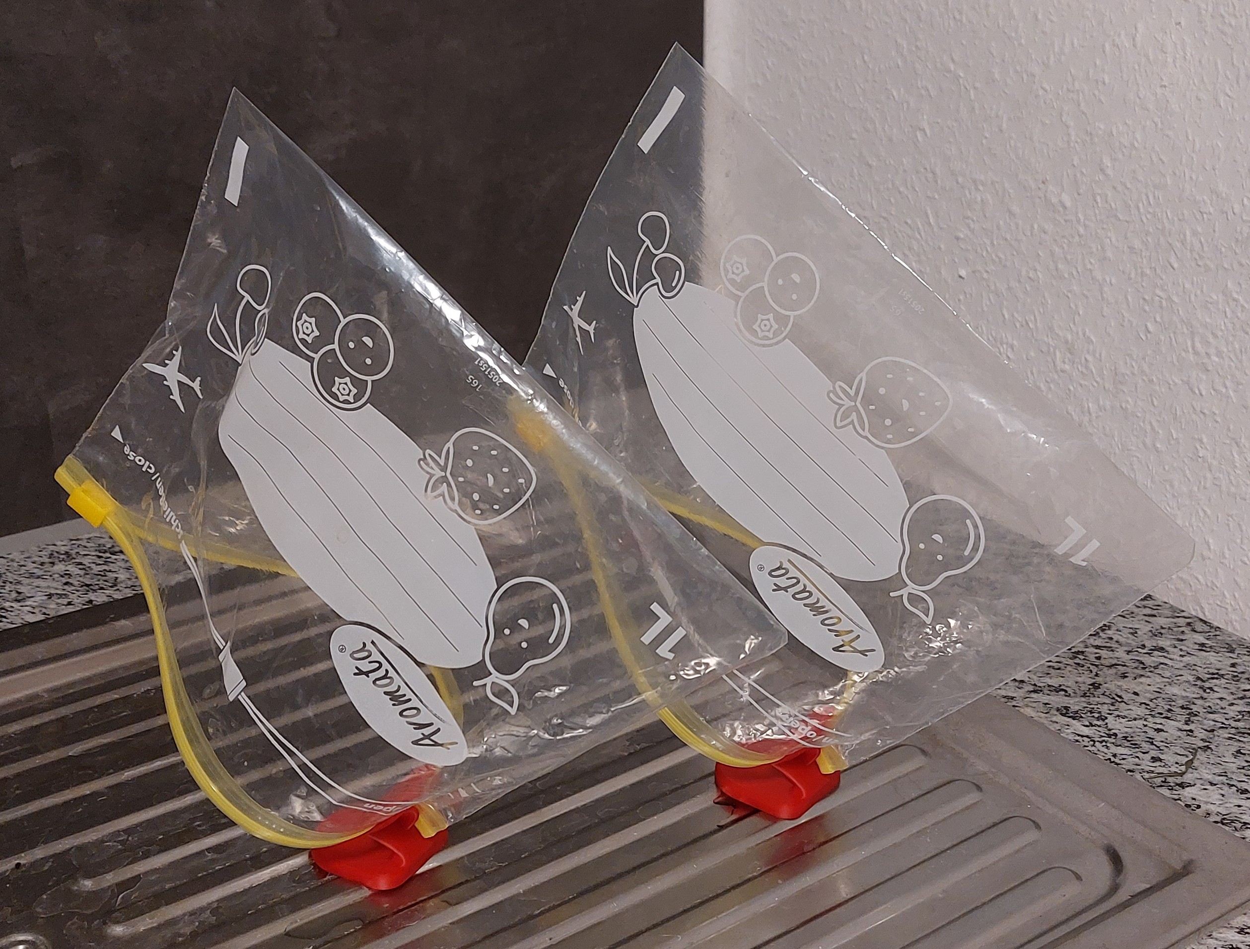 zip-bag dryer for bags with zippers